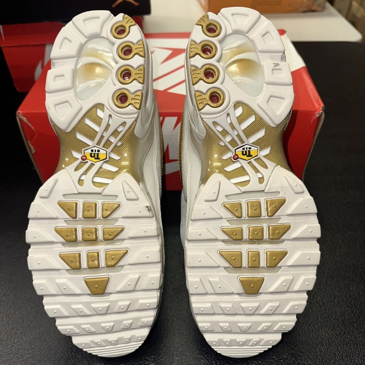 Nike Size 9 - Nike Air Max Plus Tiempo Metallic Gold HV2541-001 Size US 9 / EU 42 - 5 Thumbnail