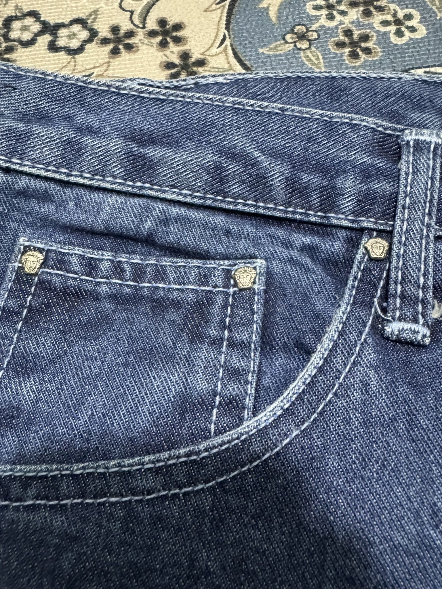 Versace × Versace Jeans Couture × Vintage Vintage Versace Jeans Couture Classic Blue Denim Jeans Size US 34 / EU 50 - 7 Thumbnail