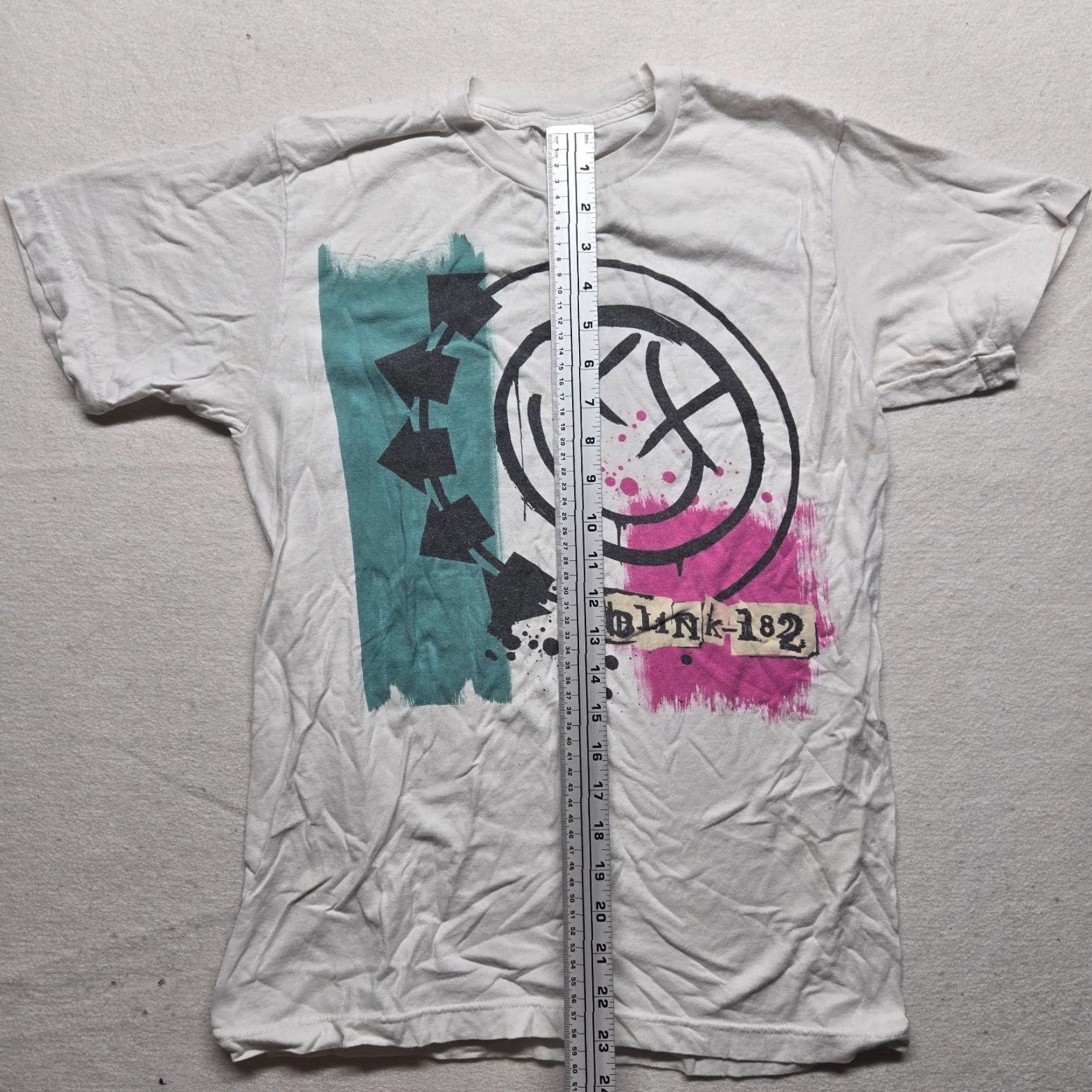 Vintage VINTAGE Blink 182 Band T-Shirt Adult Small White Graphic Rock Music 90s Mens Size US S / EU 44-46 / 1 - 7 Thumbnail