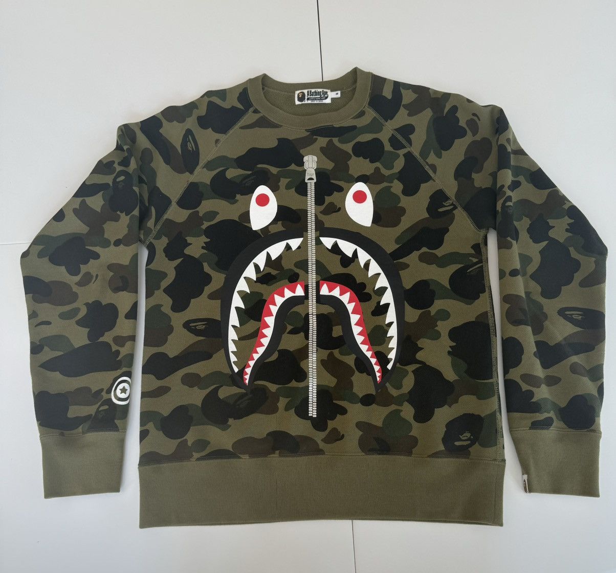 Bape 1st Camo Shark Crewneck Size US M / EU 48-50 / 2 - 1 Thumbnail