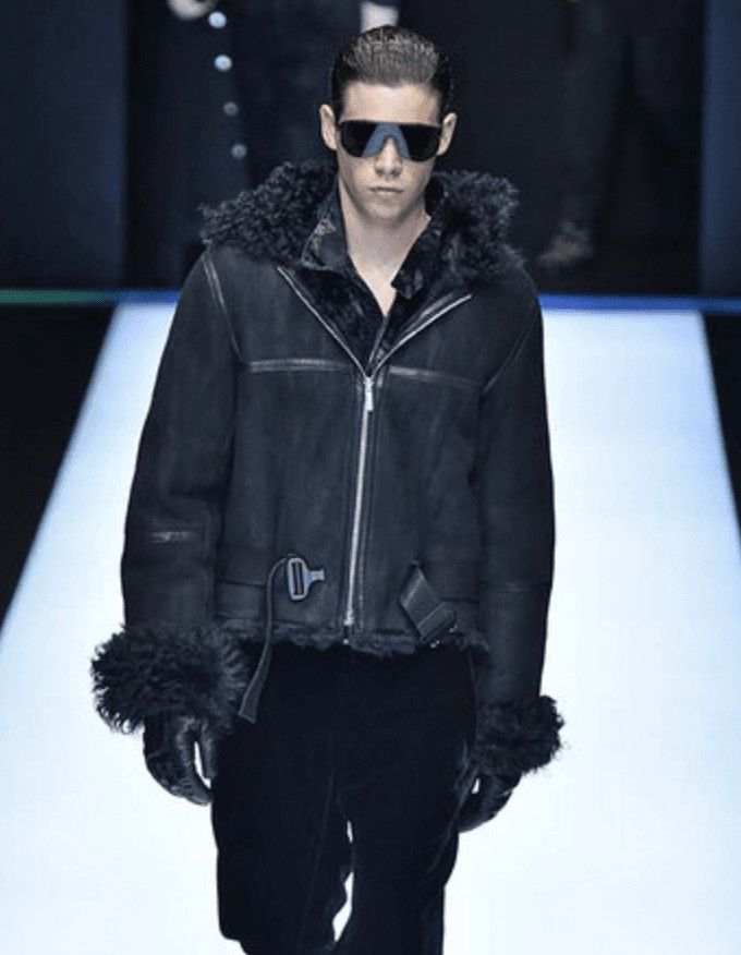 Emporio Armani FW2018 Emporio Armani Plushed Leather Black Belted Jacket Size US L / EU 52-54 / 3 - 1 Thumbnail