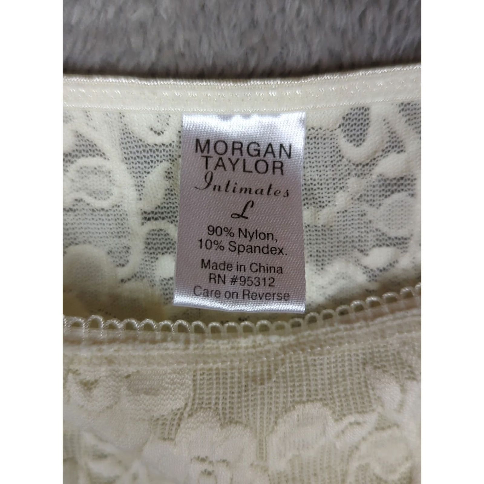 Vintage VINTAGE Morgan Taylor Lace Camisole Tank Top Womens L Ivory 90s Coquette Feminine Sleeveless Spaghetti Strap Nylon Spandex Round Neck Tank Top Size L / US 10 / IT 46 - 7 Thumbnail