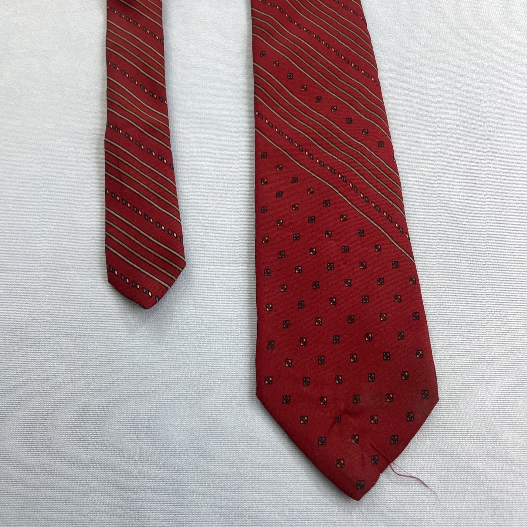 MCM VINTAGE Gino Pompeii Tie Silk Made Italy MCM Graphic Western Neck Tie 100% Silk Red Adult Men Size ONE SIZE - 6 Thumbnail