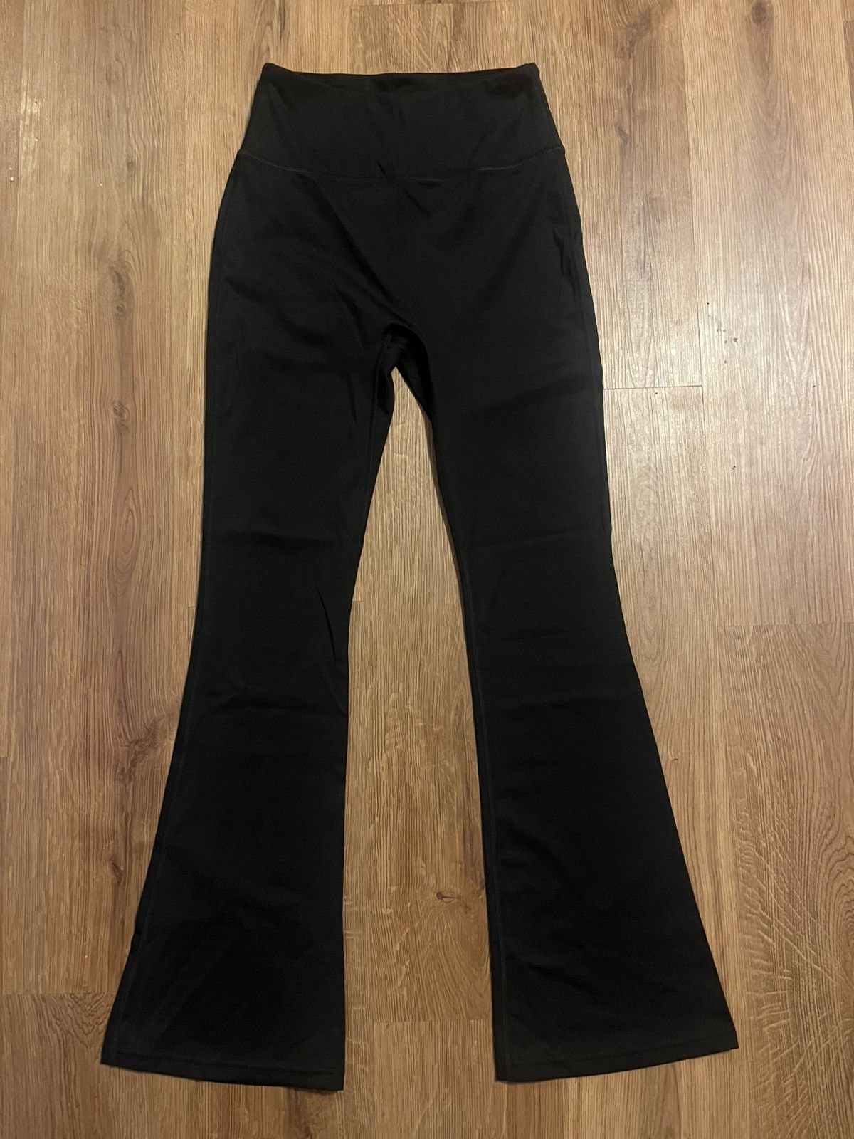 Lululemon Lululemon Size 4 Flared Leggings Size 27" / US 4 / IT 40 - 6 Thumbnail