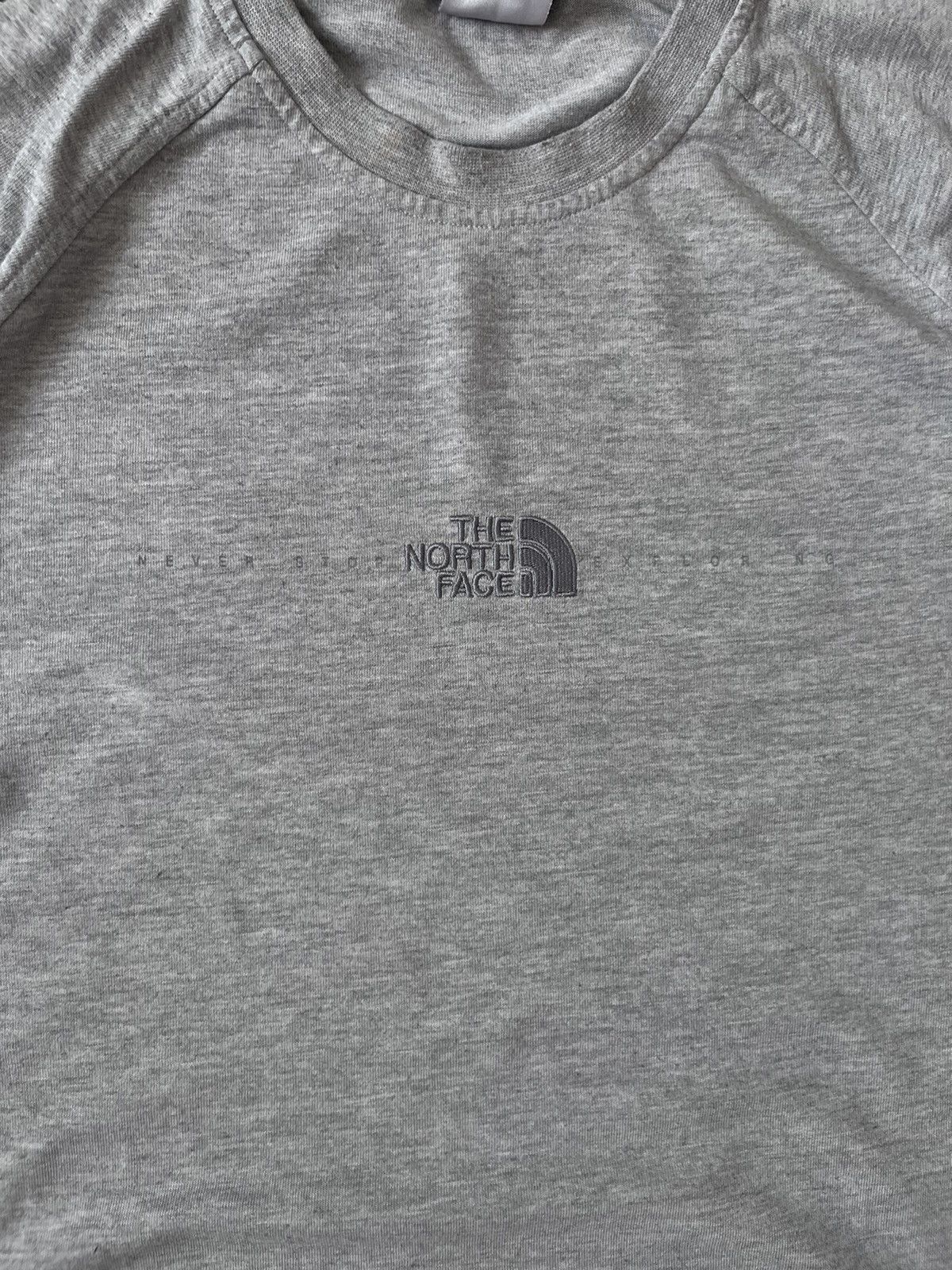 The North Face Rare The North Face Y2K Vintage Center Logo Grey Longsleeve Size US M / EU 48-50 / 2 - 4 Thumbnail