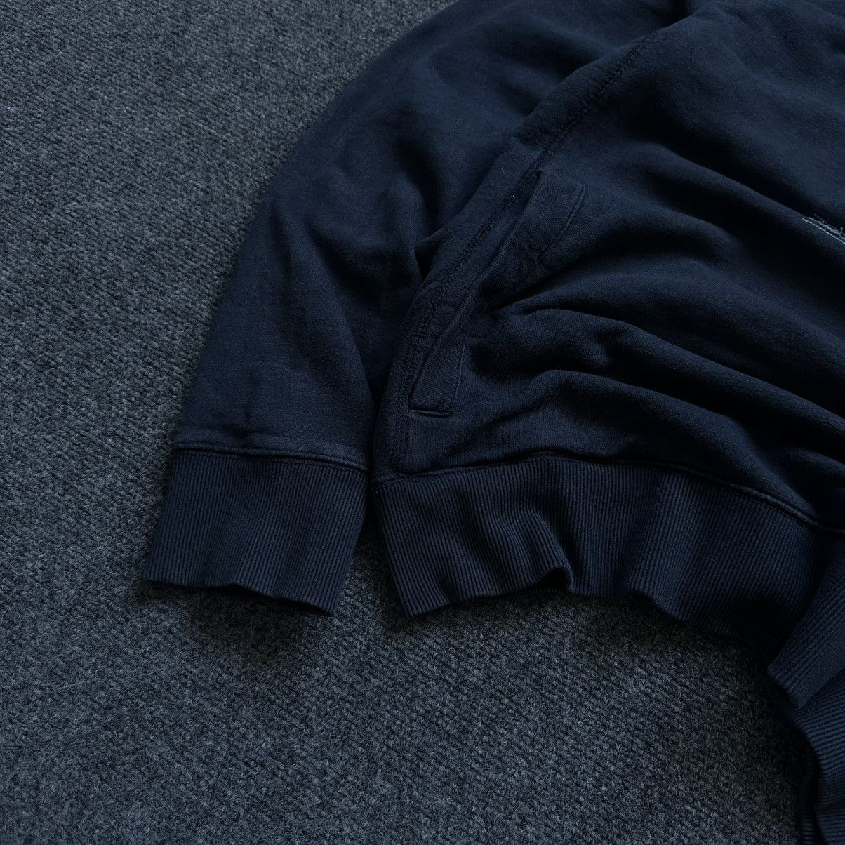 FatFace VTG Mans Hoodie Fat Face Big Logo Size L Used Dark Blue 00s Size US L / EU 52-54 / 3 - 7 Thumbnail