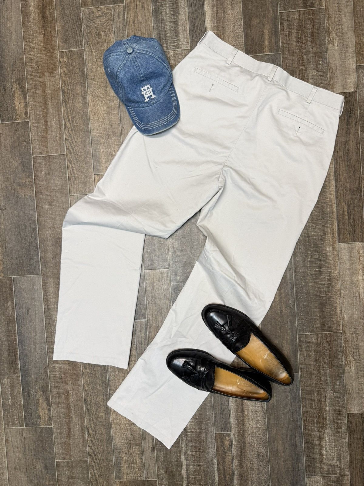 Roundtree & Yorke Preppy Roundtree & Yorke Chino Pants Size US 34 / EU 50 - 1 Thumbnail