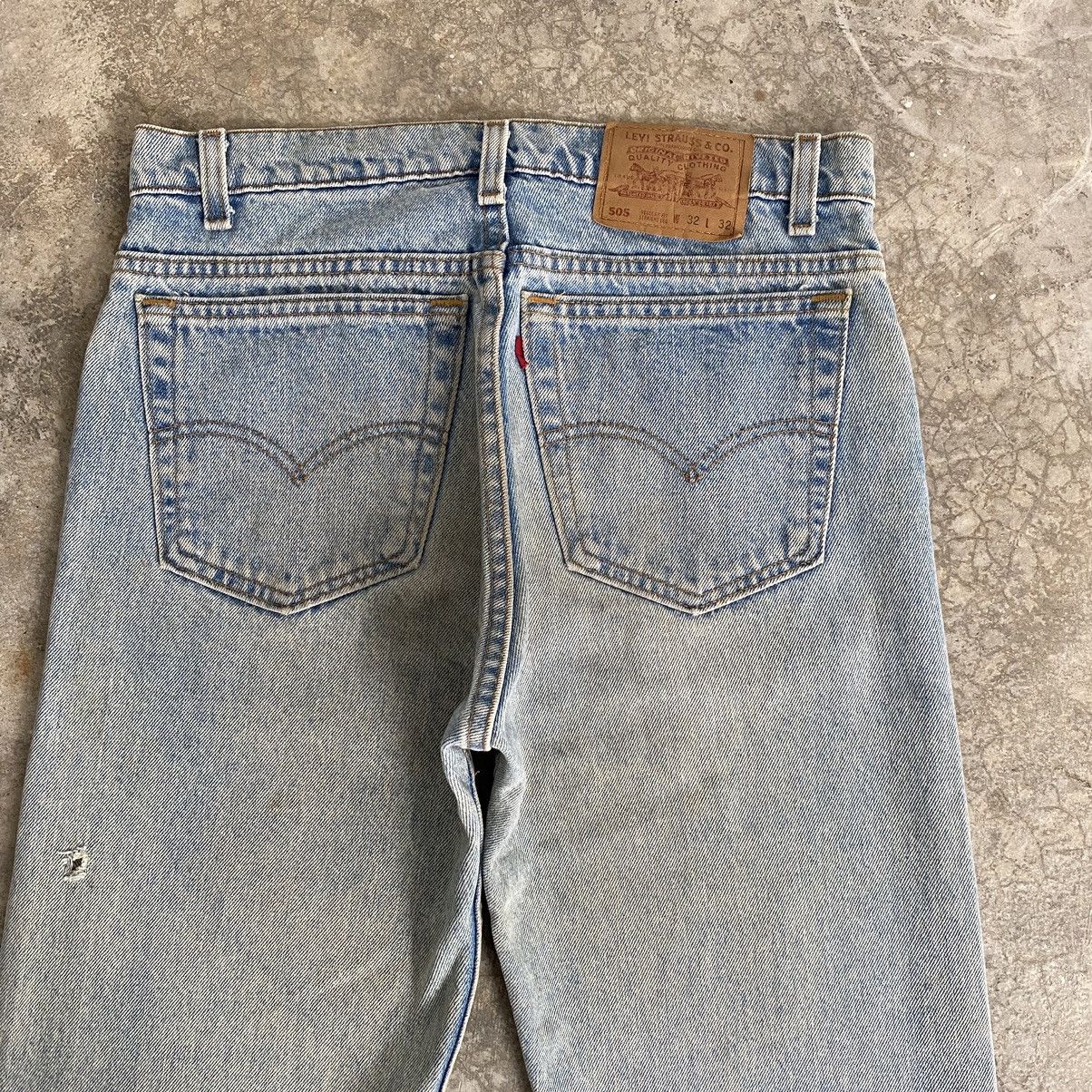 Levi's VTG 1996 Levis 505 Straight Leg Dirt Washed Blue Jeans Size US 31 - 21 Thumbnail