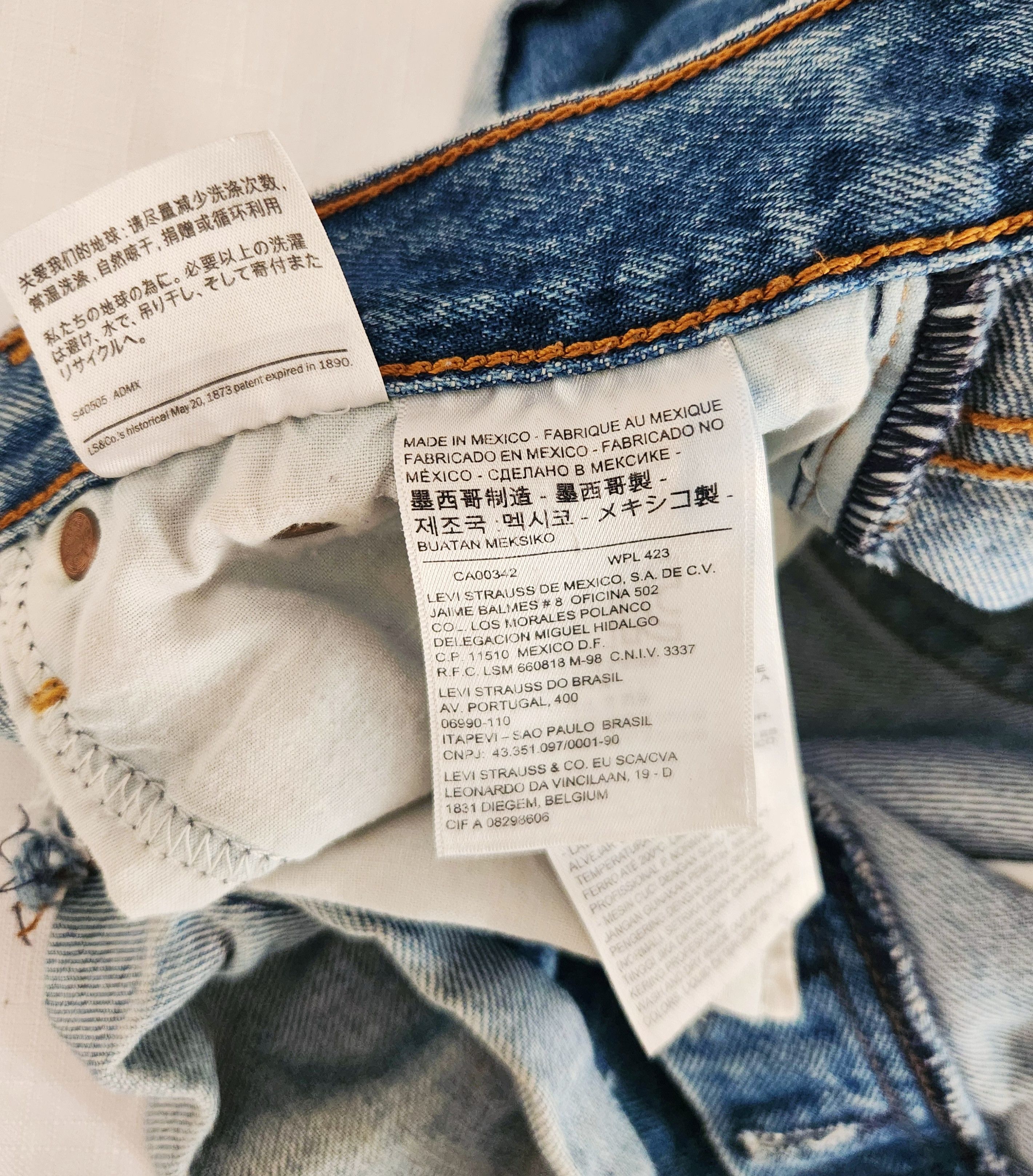 Levi's Levi's Women's Short Distressed Premium Denim Shorts Size 25 Size 25" / US 0 / IT 36 - 14 Thumbnail