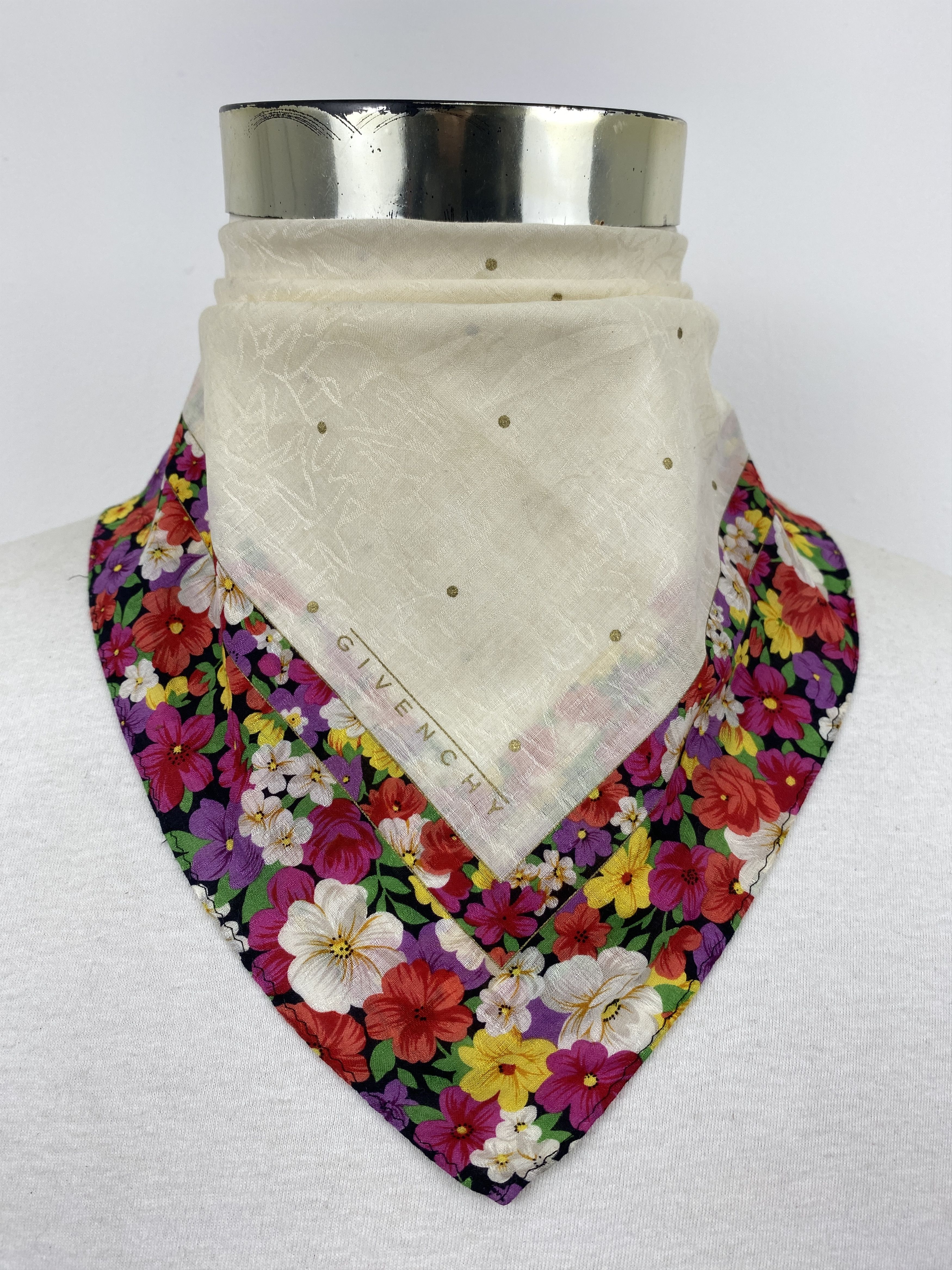 Givenchy Givenchy Handkerchief / Neckerchief / Bandana HKC0746 Size ONE SIZE - 2 Thumbnail