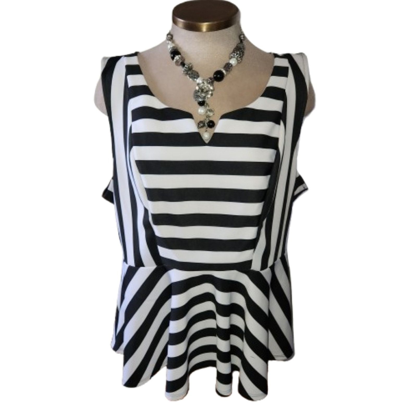 Torrid TORRID ☆ BLACK & WHITE STRIPED ☆ PEPLUM TOP ☆ 4x ☆ NWT Size 4XL / US 24-26 - 2 Thumbnail
