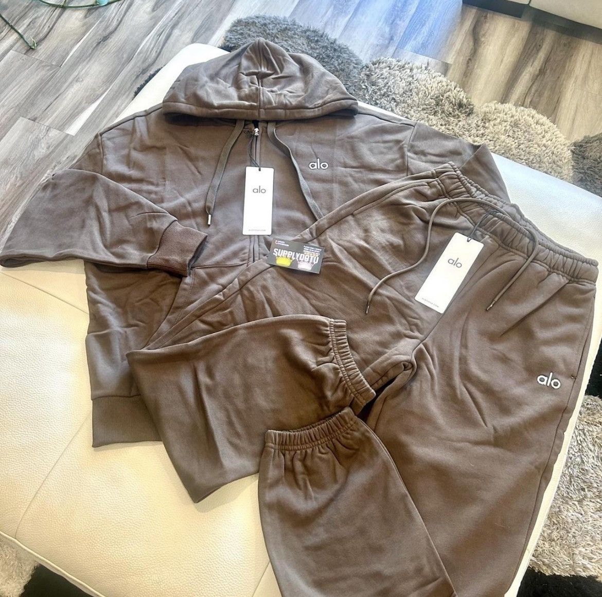 Alo PANTS SOLD/ Zip Up on another listing Size US M / EU 48-50 / 2 - 1 Thumbnail