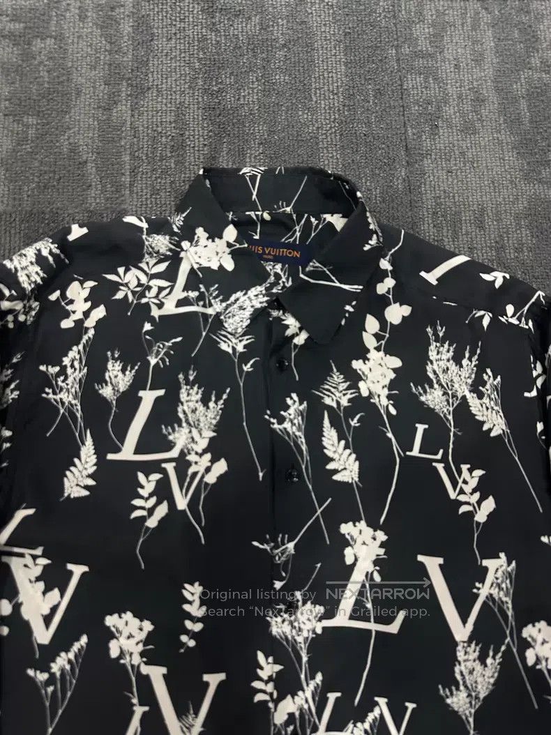 Louis Vuitton Louis Vuitton Long sleeve shirt with full print of presbyo Size US L / EU 52-54 / 3 - 3 Thumbnail