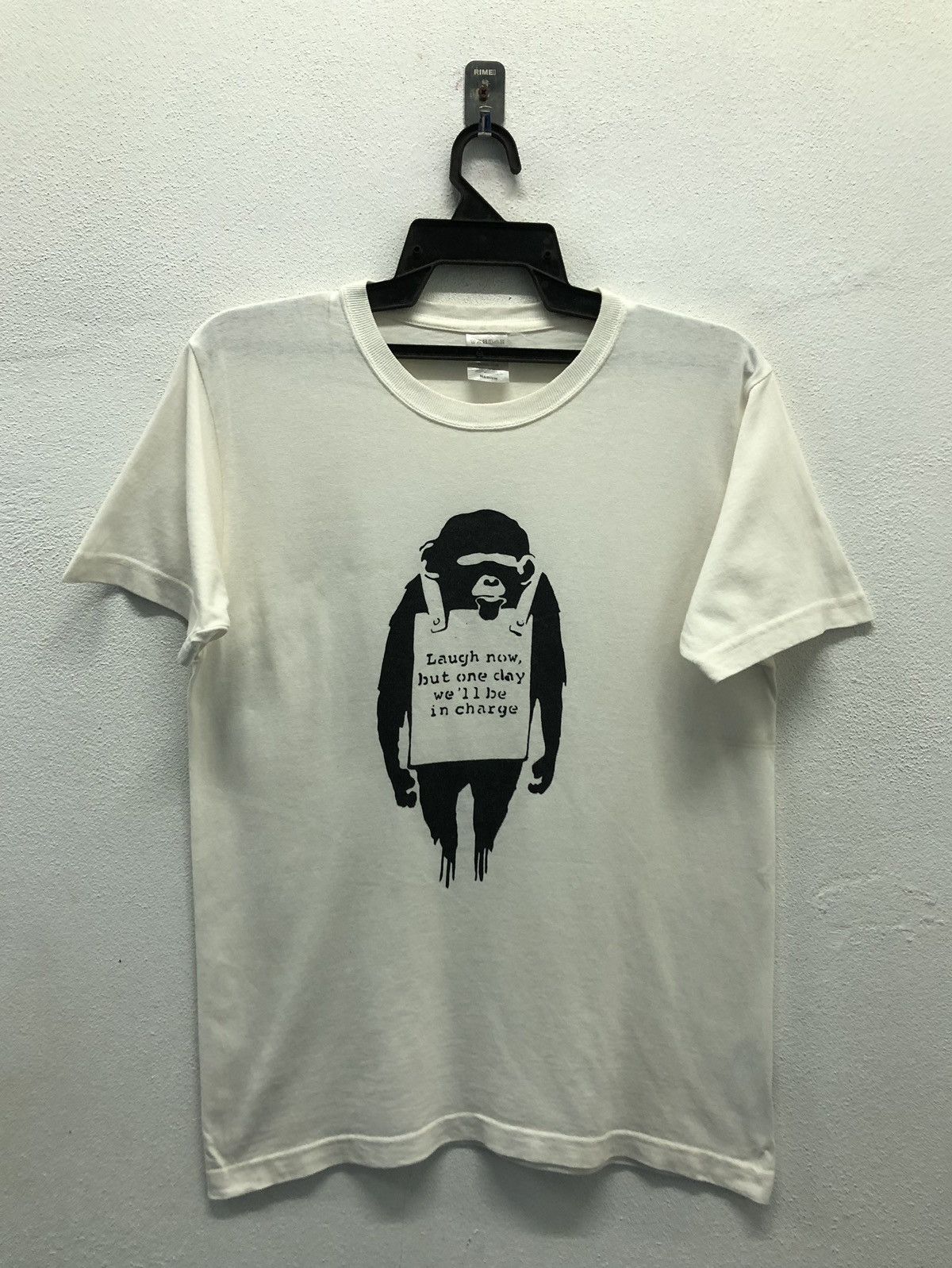 Vintage Banksy Laugh Now, But One Day We'll Be In Charge T-Shirt Size US M / EU 48-50 / 2 - 1 Thumbnail
