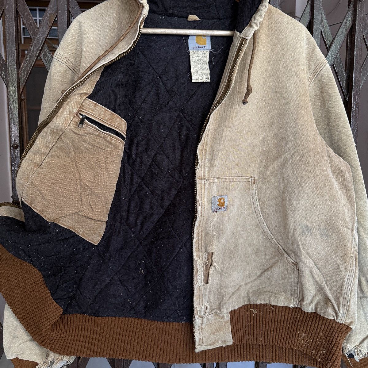 Carhartt Vintage Carhartt Active Thrashed Brown Jacket J140 BRN Size US L / EU 52-54 / 3 - 5 Thumbnail
