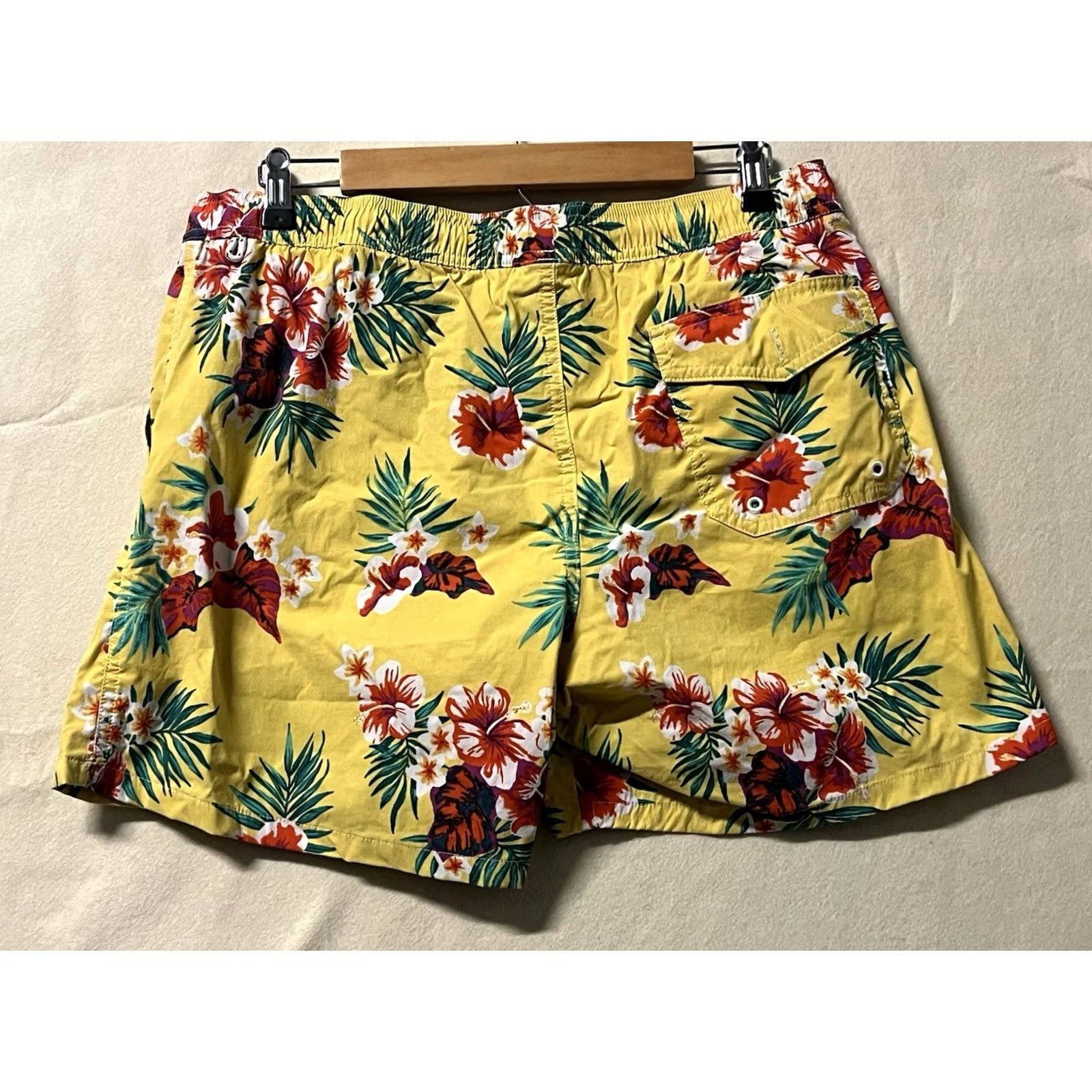 J.Crew J Crew Board Shorts Mens Large Yellow Floral Hawaiian Lined Size US 33 - 2 Thumbnail