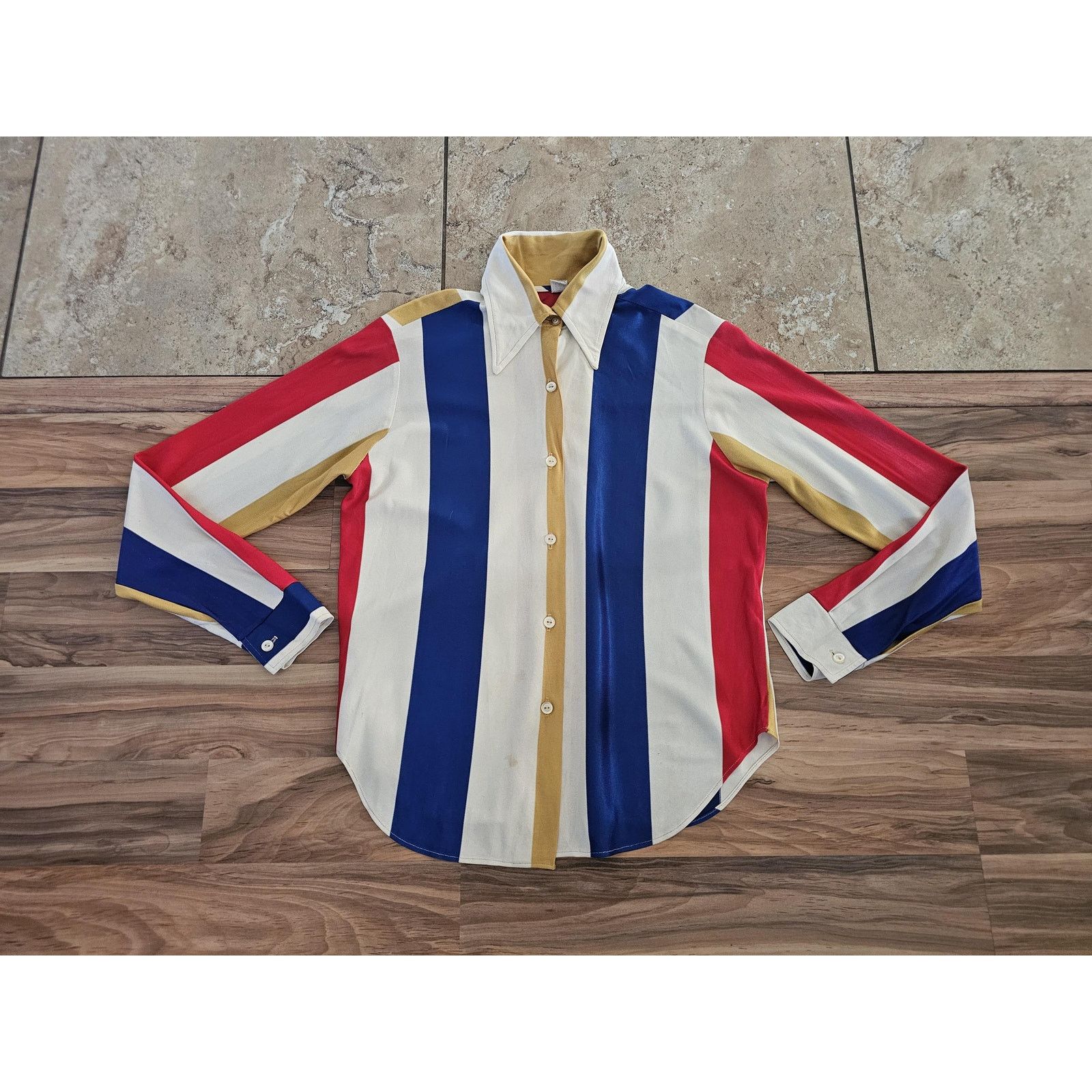 Other 1960s Union Made Womens Shirt, Collared Button up, Sz M-L? Size M / US 6-8 / IT 42-44 - 1 Thumbnail