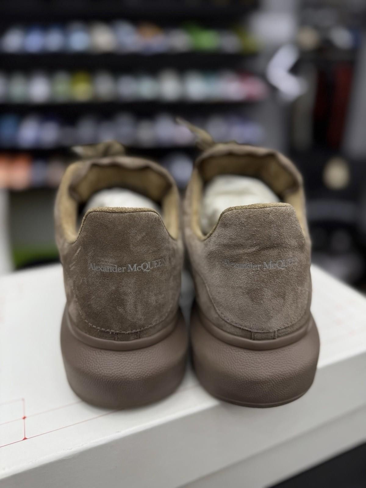 Alexander McQueen Alexander McQueen Sneaker Suede Brown Size 12US/45EU Size US 12 / EU 45 - 10 Thumbnail