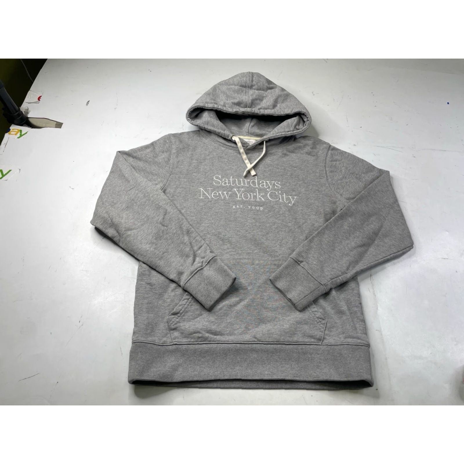 Vintage SATURDAYS NEW YORK CITY Hoodie Pullover Mens Medium Gray City Logo Embroidered Hooded Pockets Cotton Sweatshirt Size US M / EU 48-50 / 2 - 2 Thumbnail