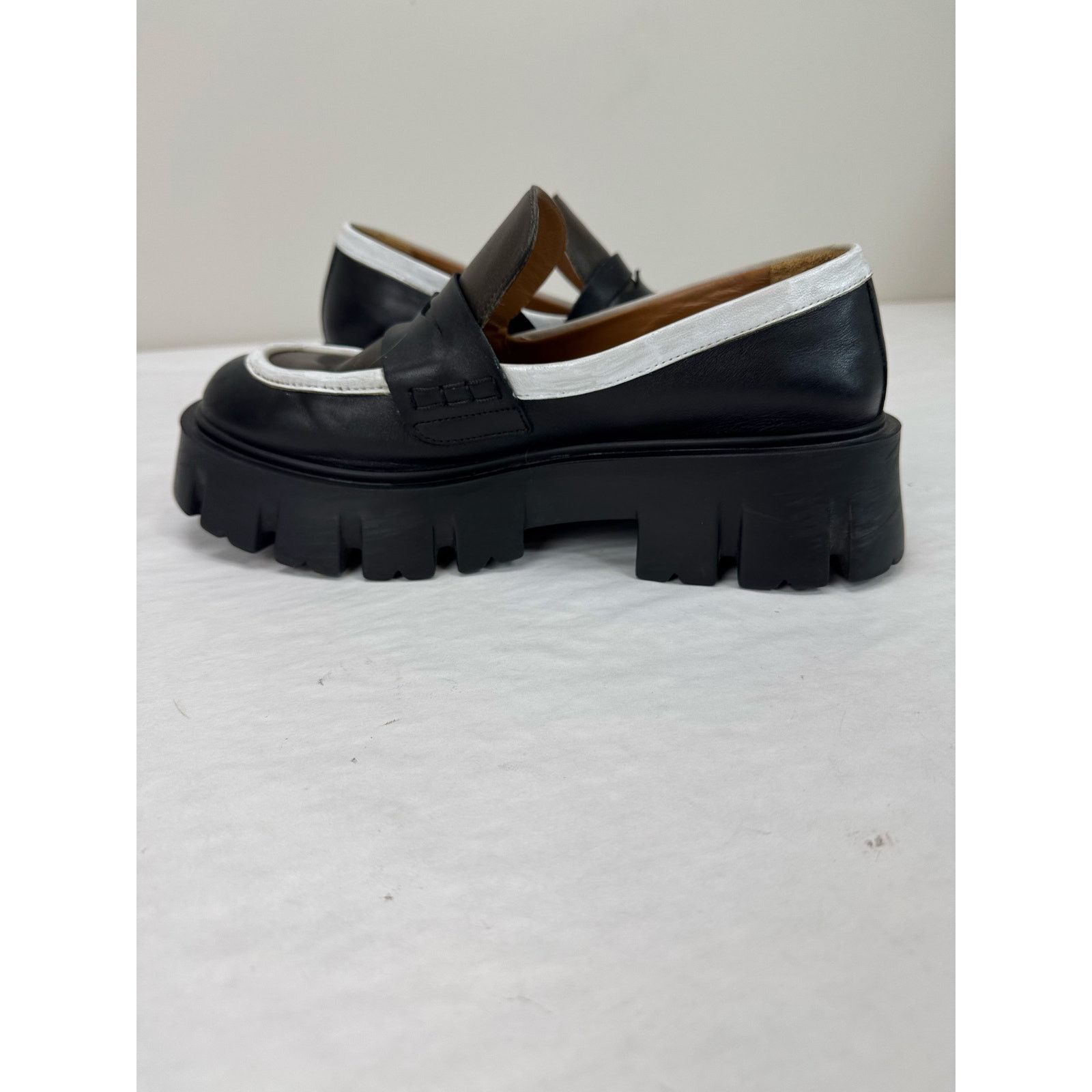 Other Akaada Mikki Black Brown Chunky Loafers Italy Leather Lug 41 Size US 10 / IT 40 - 4 Thumbnail