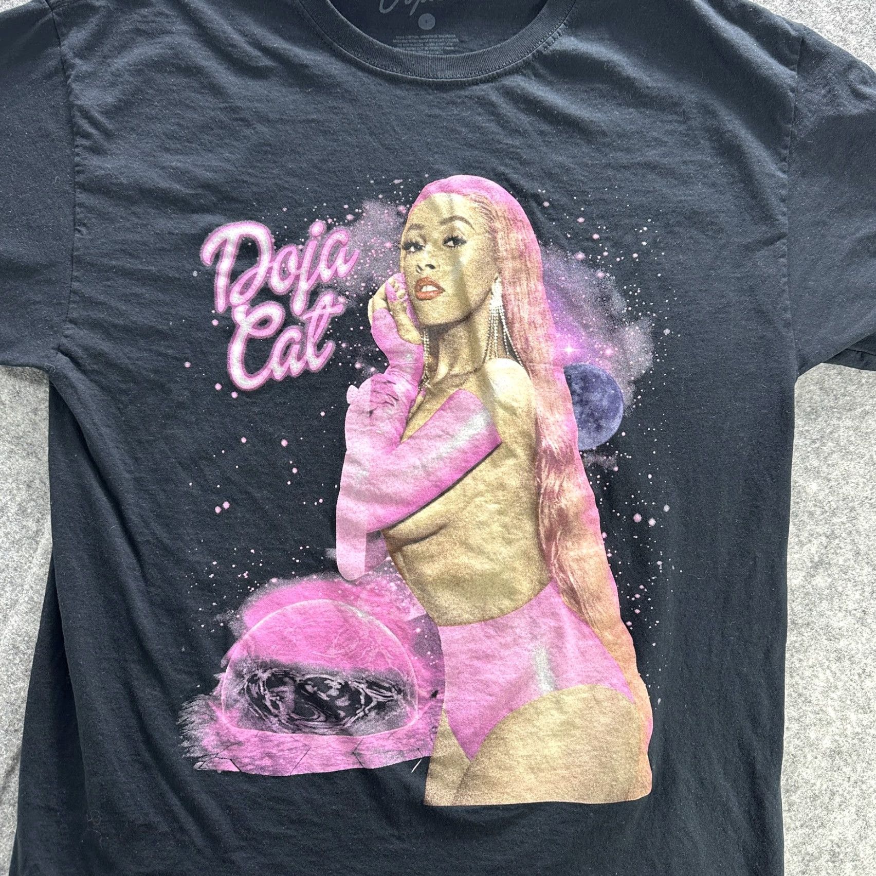 Vintage Doja Cat Shirt Mens Extra Large Black Pink Graphic Concert Tour Music Tee Size US XL / EU 56 / 4 - 2 Thumbnail