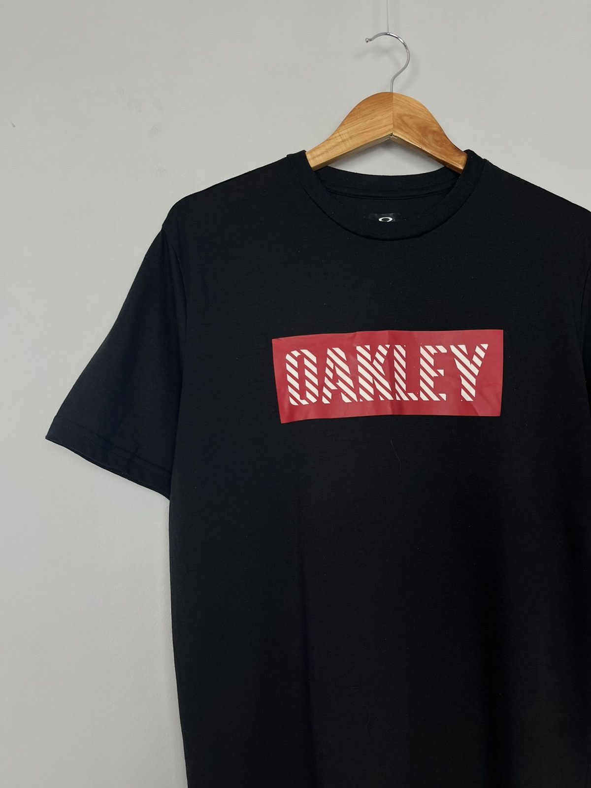 Oakley Oakley Hydrolix Box Logo Polyester & Cotton Tee Shirt Size US L / EU 52-54 / 3 - 2 Thumbnail