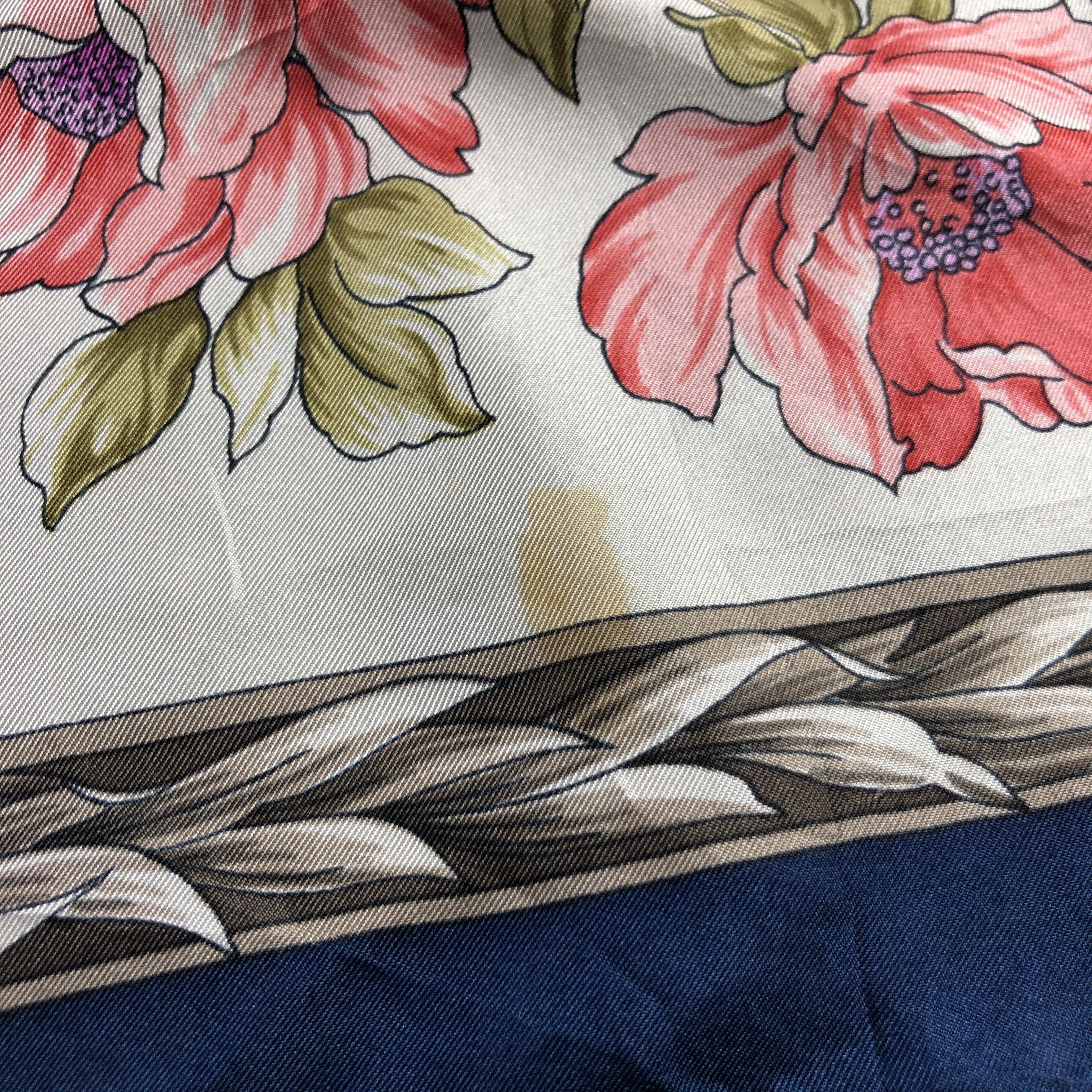 Japanese Brand Luxury Floral Silk Scarf M1372 Size ONE SIZE - 5 Thumbnail