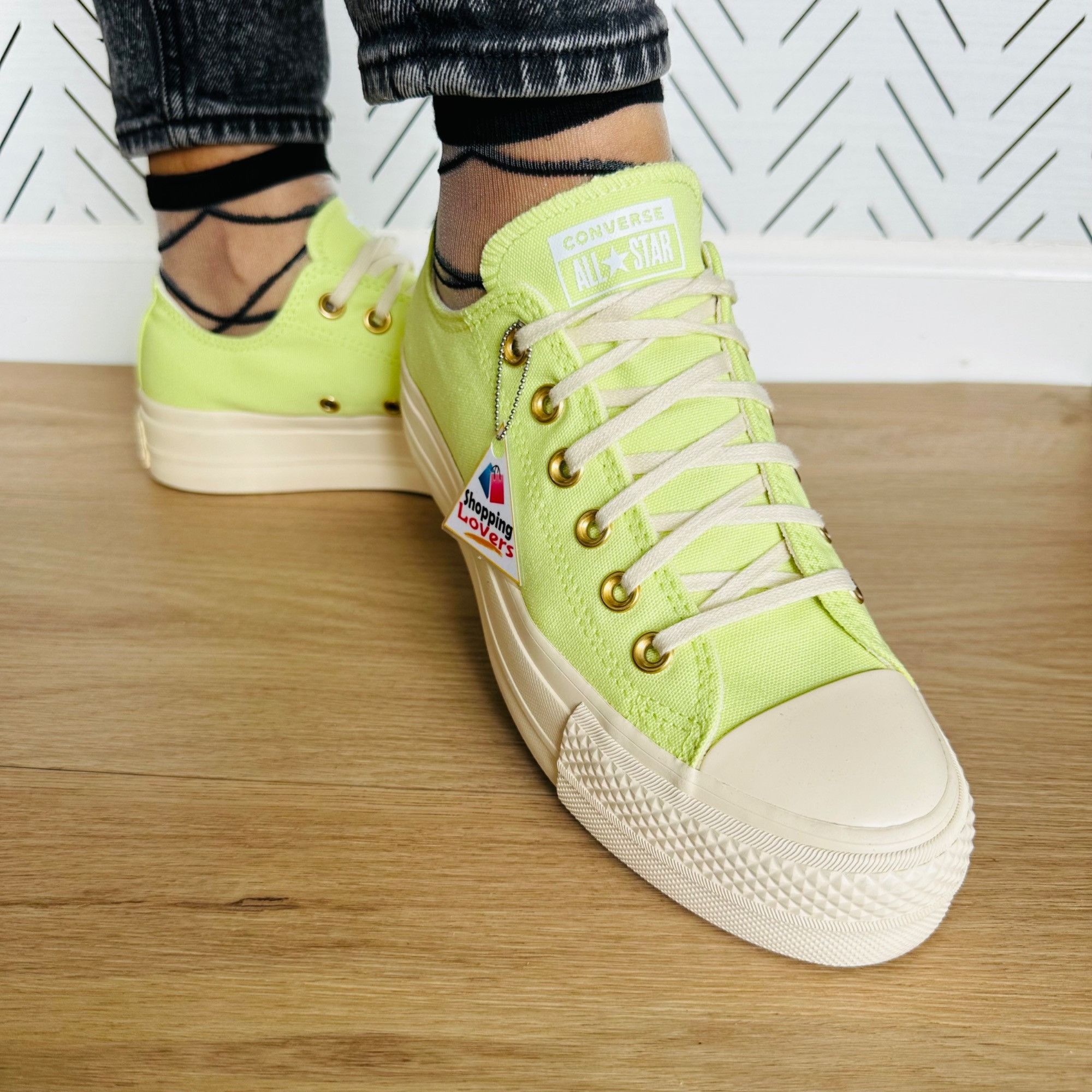 Converse ⭐Converse Chuck Taylor All Star Lift Platform Sz 7.5 Women's Size US 7.5 / IT 37.5 - 11 Thumbnail
