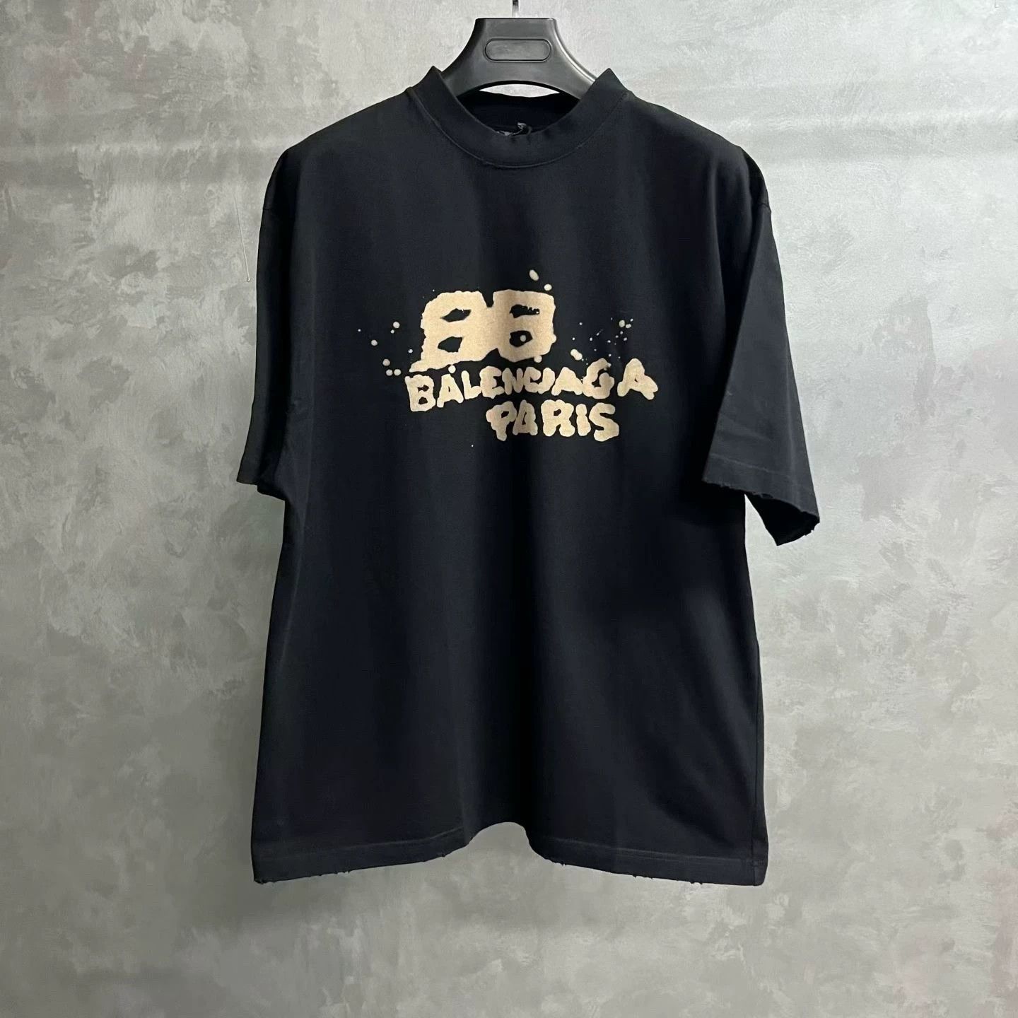 Balenciaga Balenciaga Black Letter Print Crewneck T-shirt Size US M / EU 48-50 / 2 - 1 Thumbnail