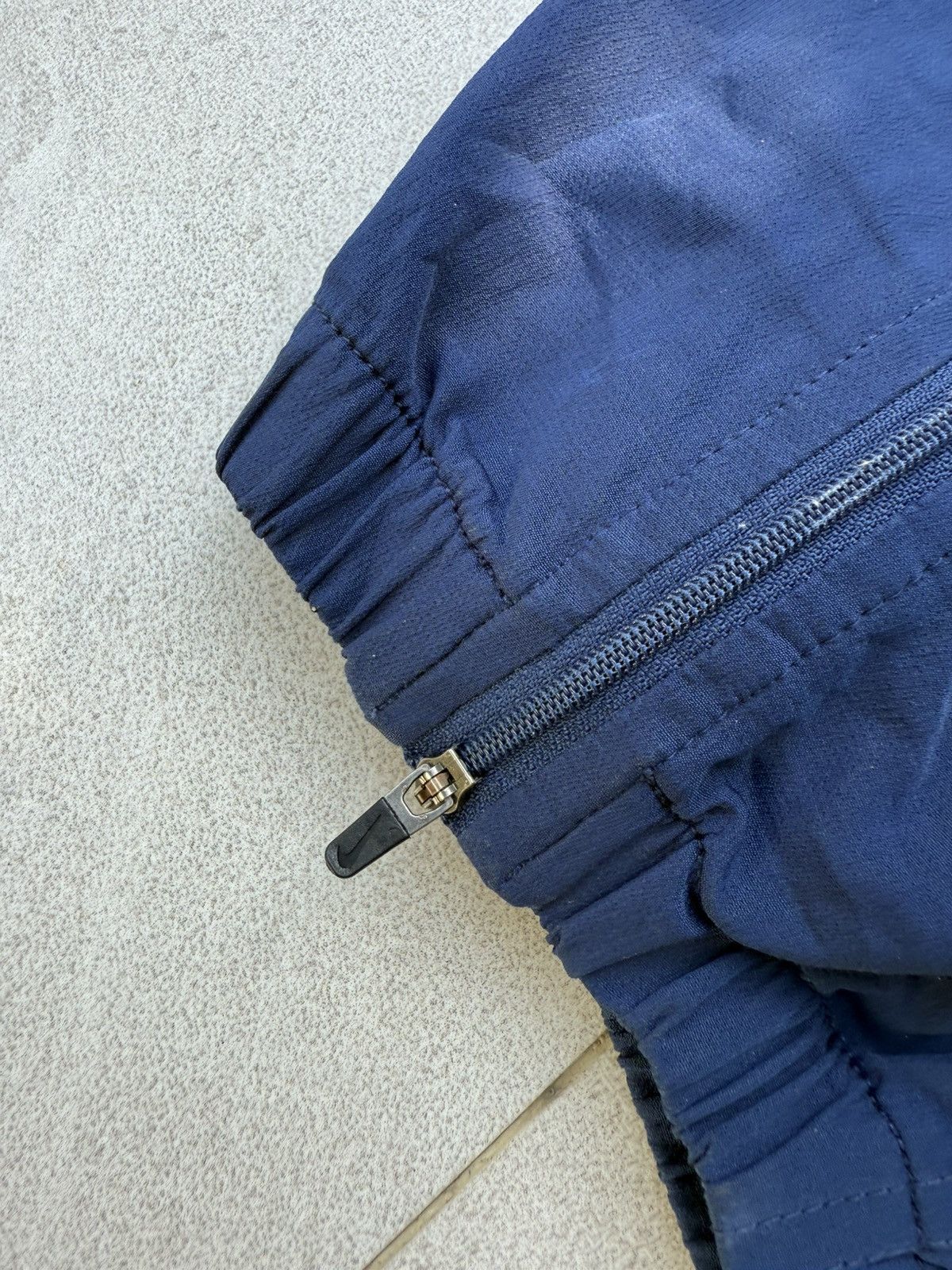 Nike 90’s NIKE RARE SWOOSH LOGO Y2K VINTAGE NYLON TRACK ZIP PANTS Size US 32 / EU 48 - 6 Thumbnail