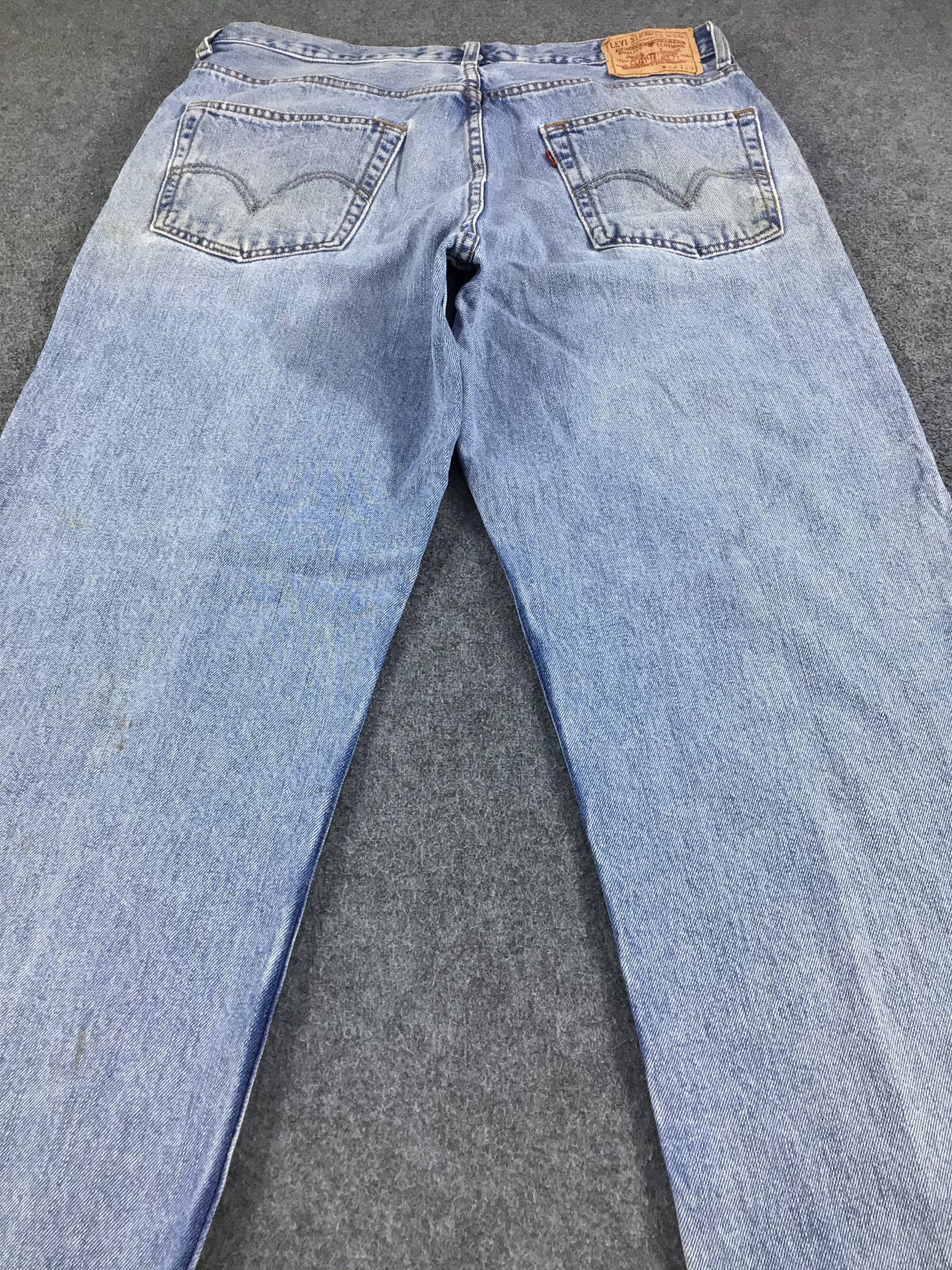 Levi's Vintage Levis 550 Jeans Medium Wash Denim KJ218 Size US 34 / EU 50 - 4 Thumbnail