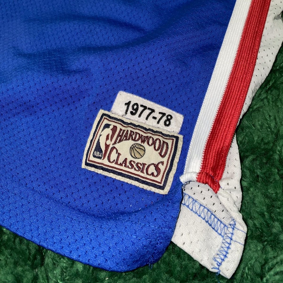 Mitchell & Ness Mitchell & Ness Julius Erving #6 Sixers 1977-78 Jersey Size US S / EU 44-46 / 1 - 3 Thumbnail