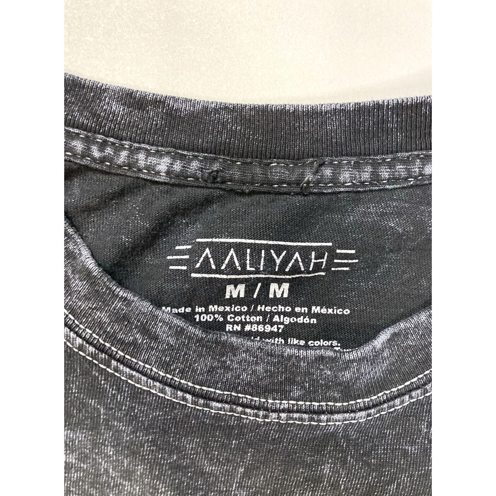 Vintage VINTAGE Aaliyah Graphic T-shirt Women Medium Black Acid Wash Music Shirt Size M / US 6-8 / IT 42-44 - 4 Thumbnail
