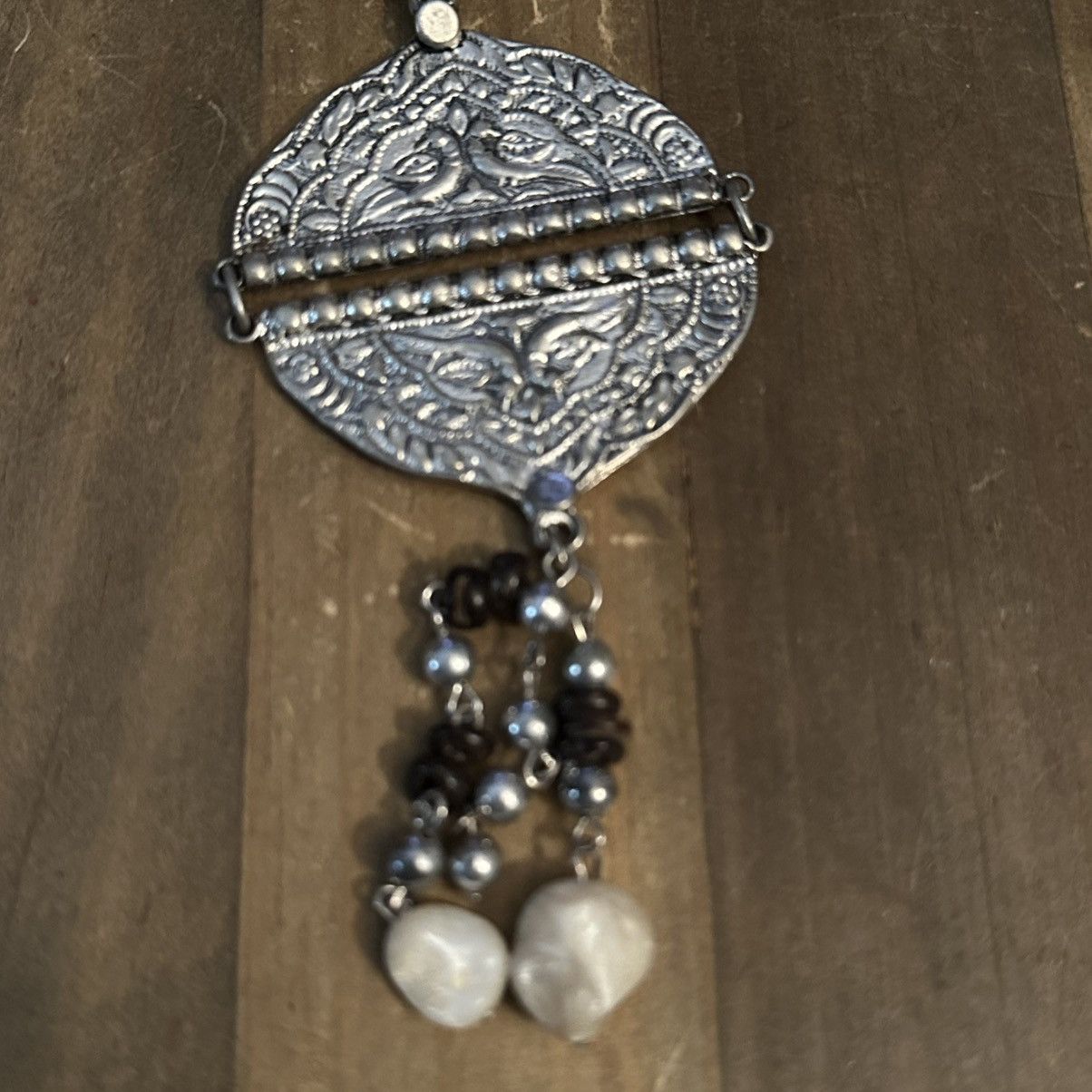 Vintage Vintage chunky wooden beads & flat pearls medallion necklace Size ONE SIZE - 3 Thumbnail