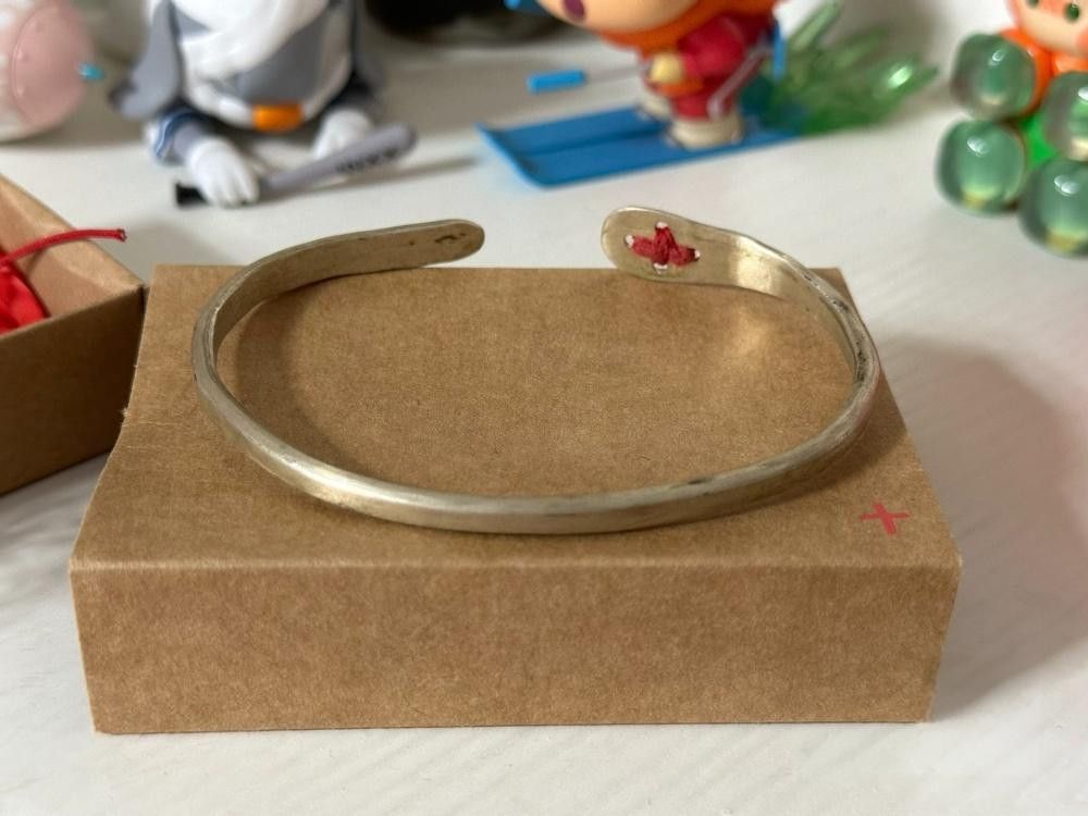 Ma+ M.A+ maurizio amadei red thread cross bracelet Size ONE SIZE - 1 Thumbnail