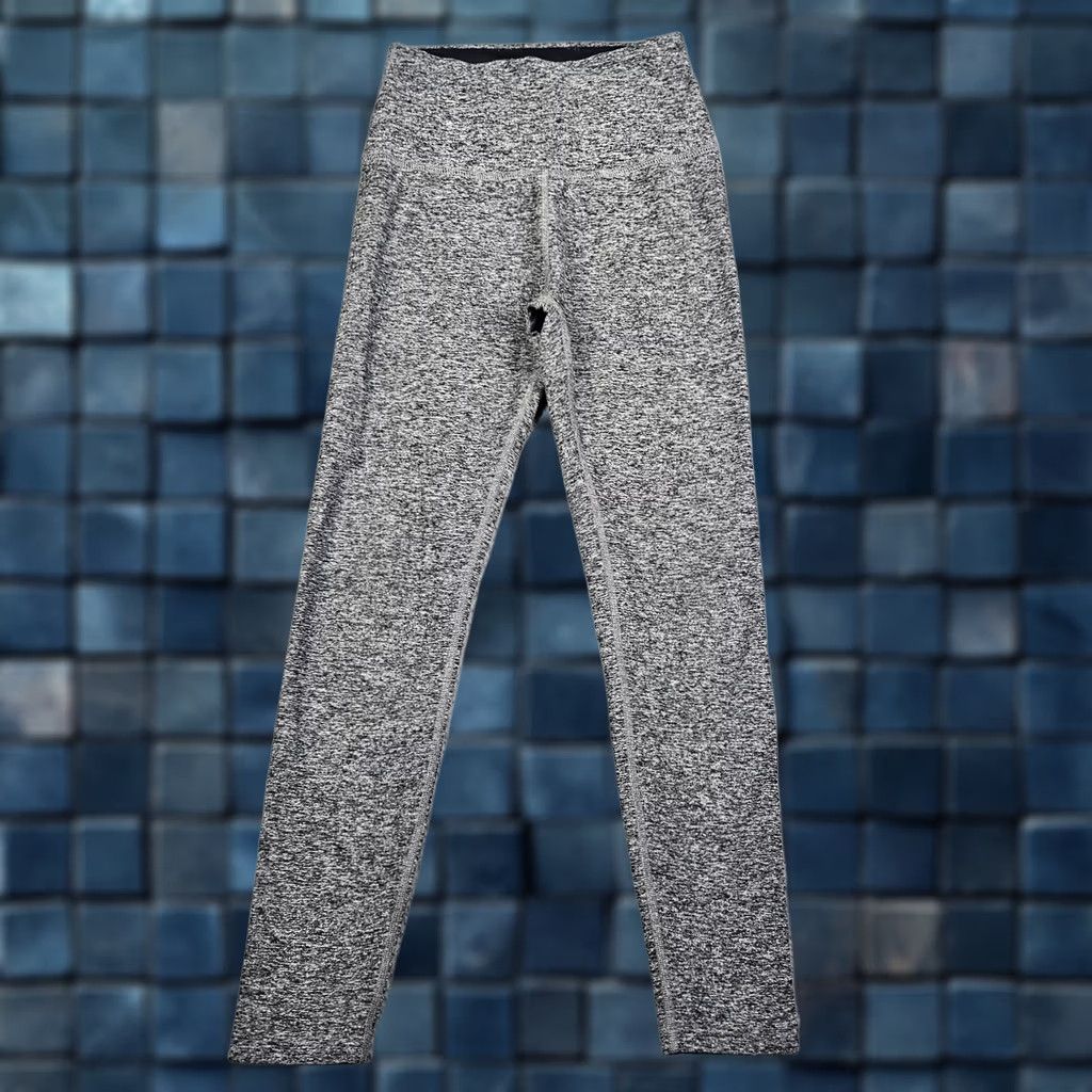 Beyond Yoga Beyond Yoga Leggings Women’s Heather Gray Size S Made In the USA Gray Activewear Pants Skinny Waist 22 USA Theme Womens Size 28" / US 6 / IT 42 - 1 Thumbnail