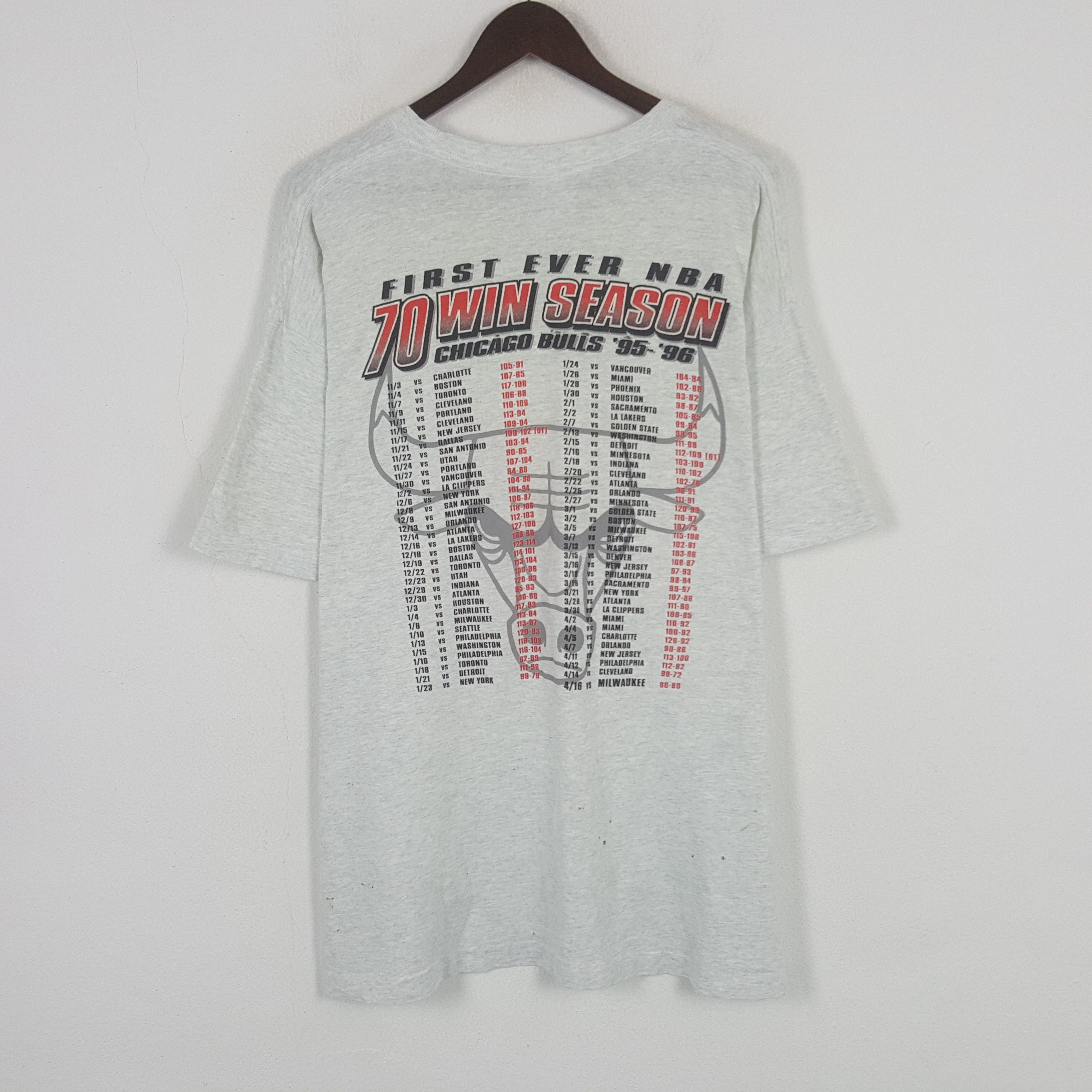 Other Vintage Chicago Bullls 10 Season T-shirt Size US XXL / EU 58 / 5 - 3 Thumbnail
