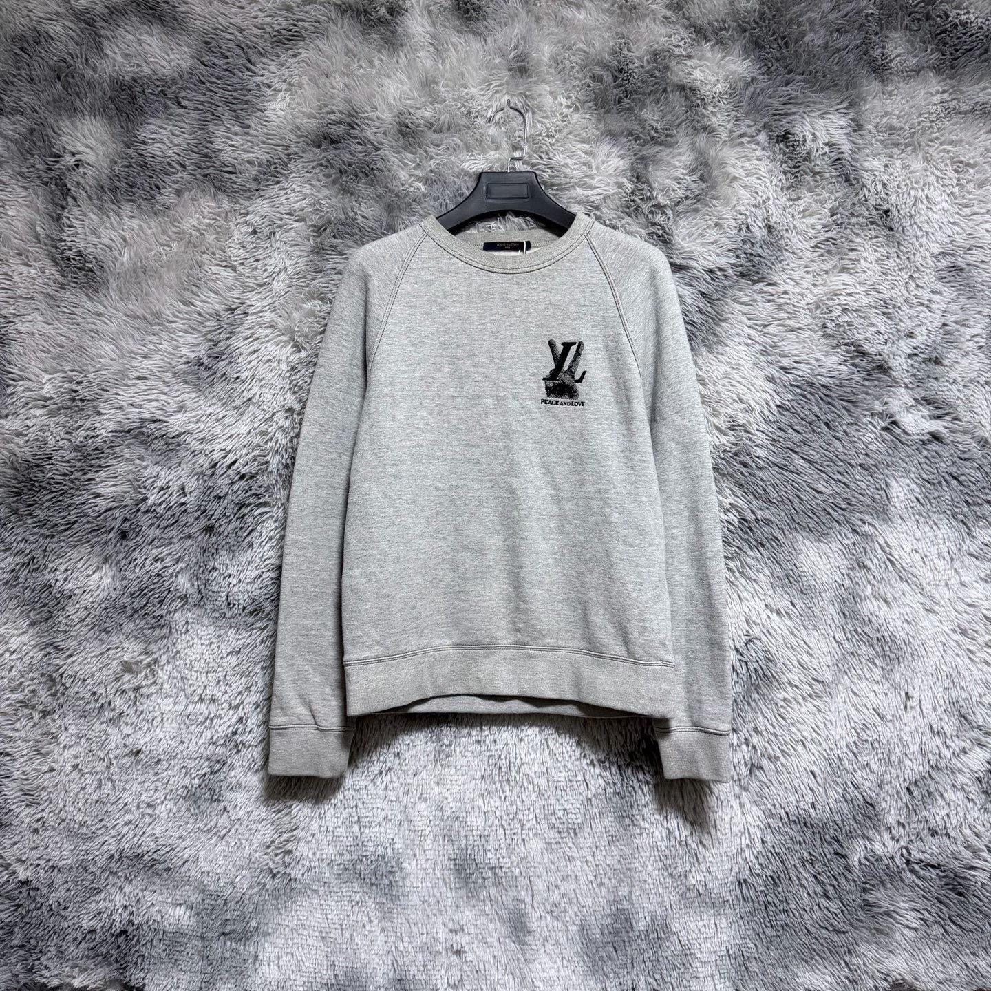 Louis Vuitton Louis Vuitton Gray Designer Casual Size US M / EU 48-50 / 2 - 1 Thumbnail