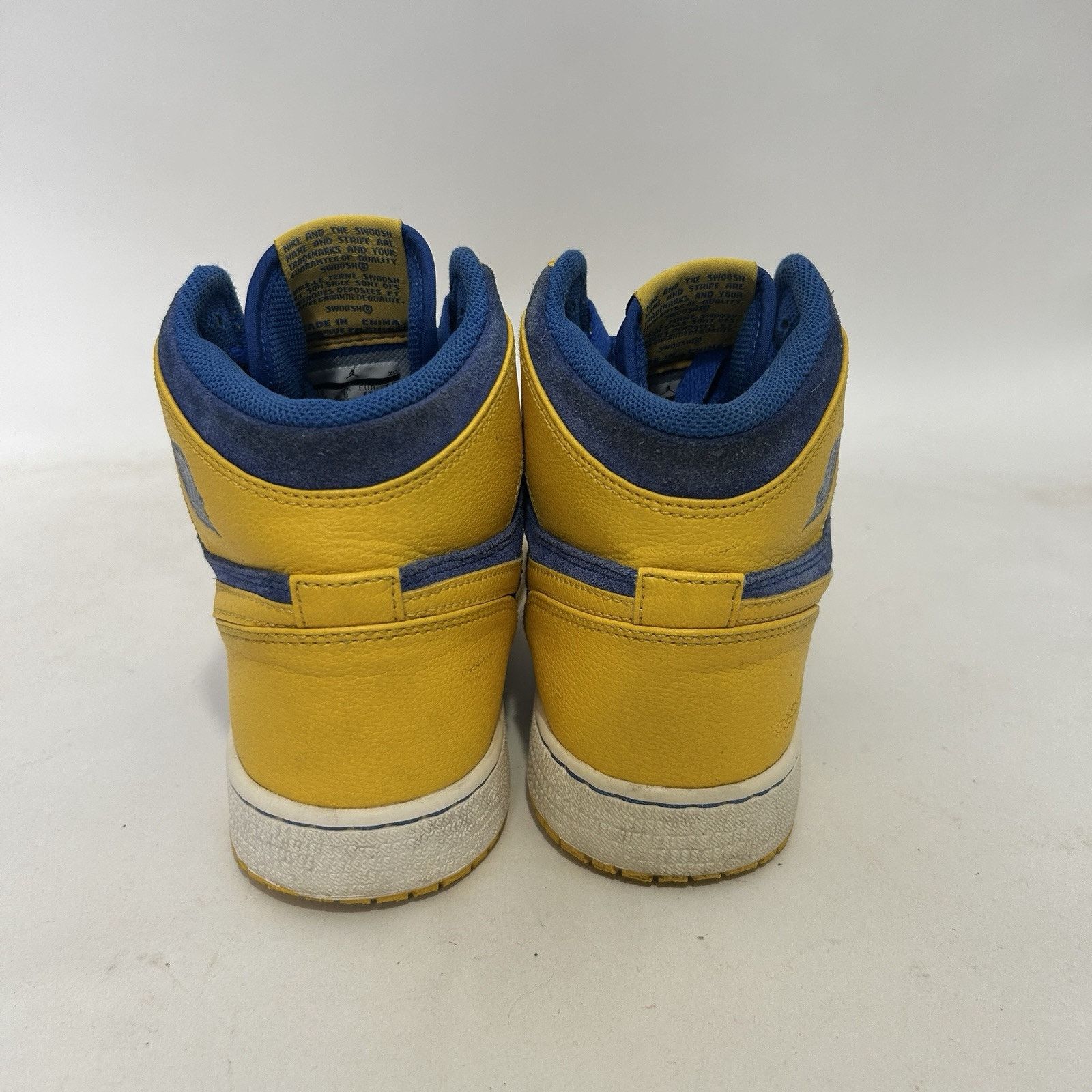 Nike Nike Air Jordan Retro 1 High OG GS “Yellow Laney Blue” 2013 Size US 8.5 / IT 38.5 - 5 Thumbnail