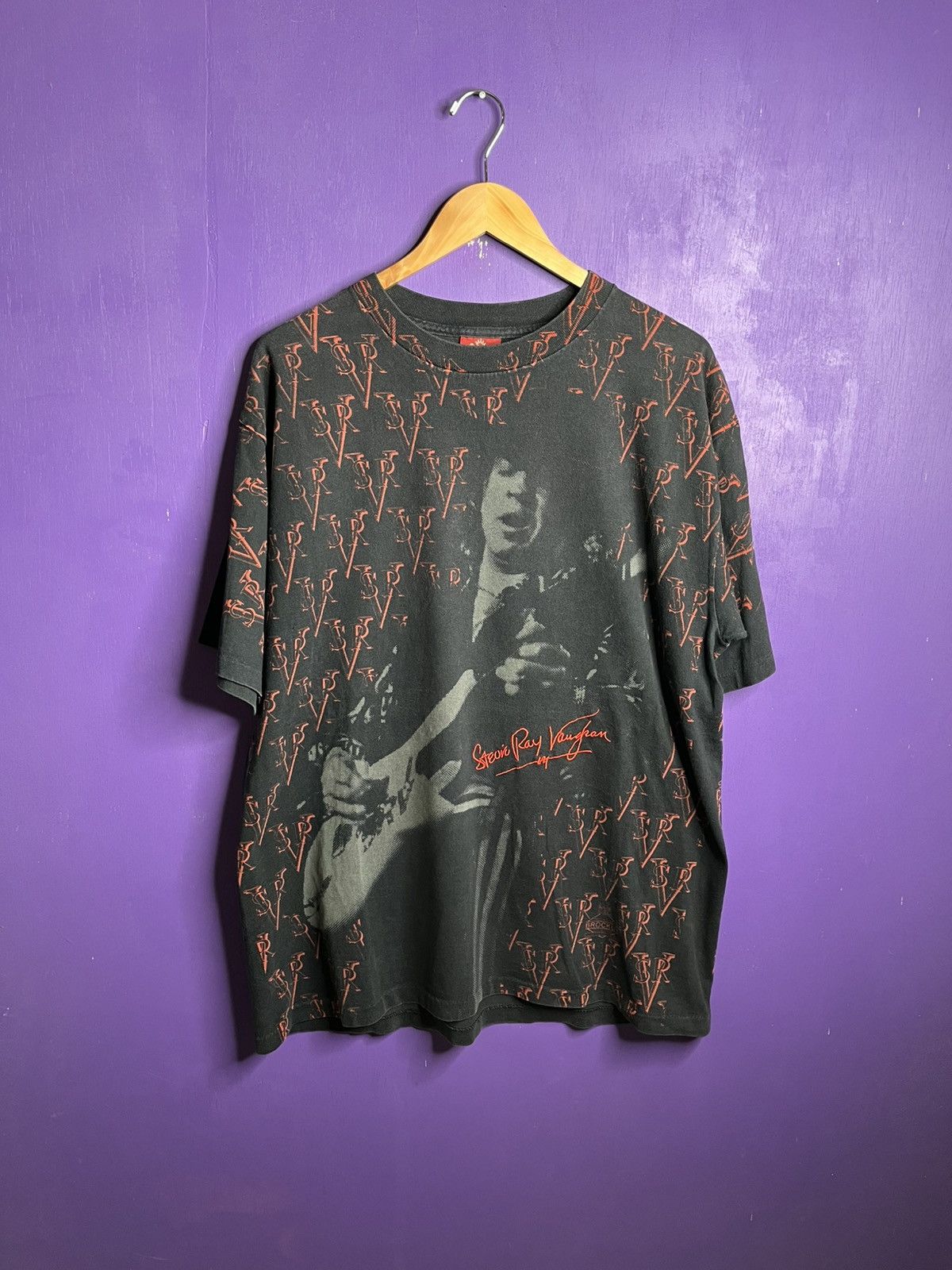 Band Tees × Vintage Vintage 90s Stevie Ray Vaughan AOP tour t-shirt Size US XL / EU 56 / 4 - 1 Thumbnail