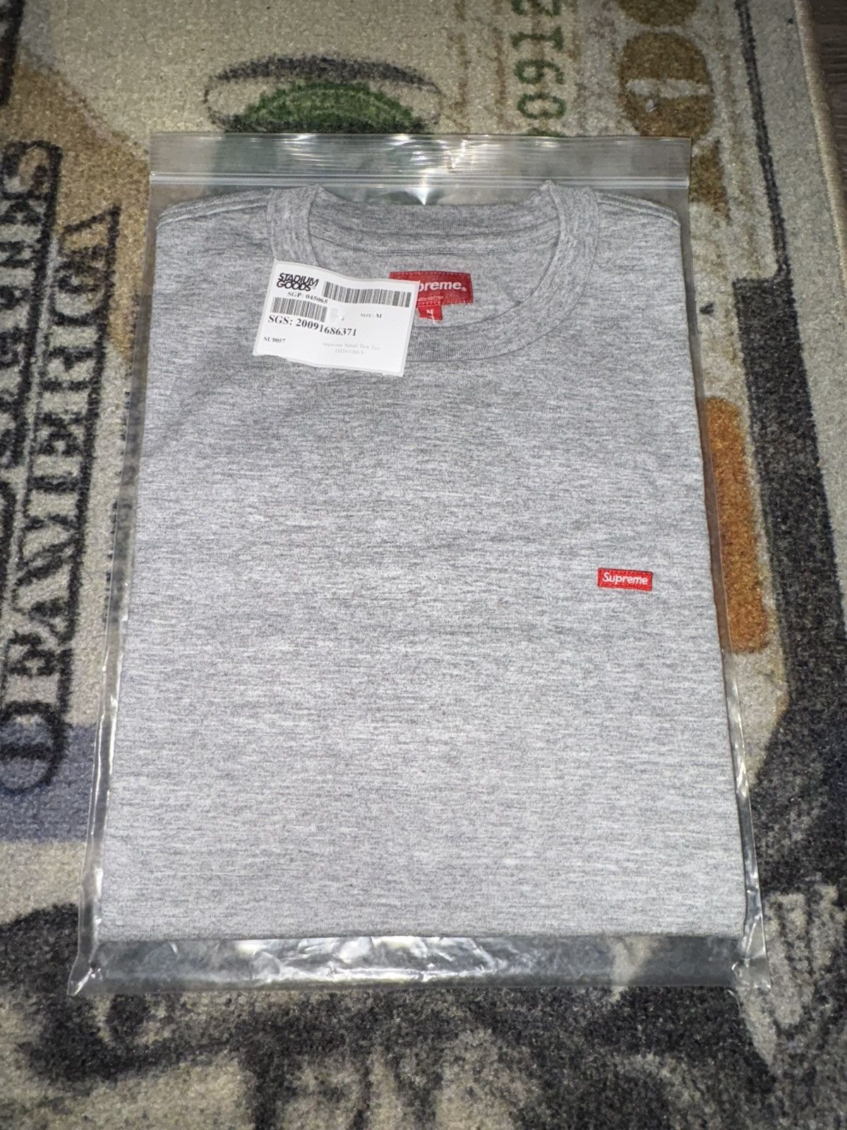 Supreme Supreme Small Box S/S Tee Grey Size US M / EU 48-50 / 2 - 1 Thumbnail