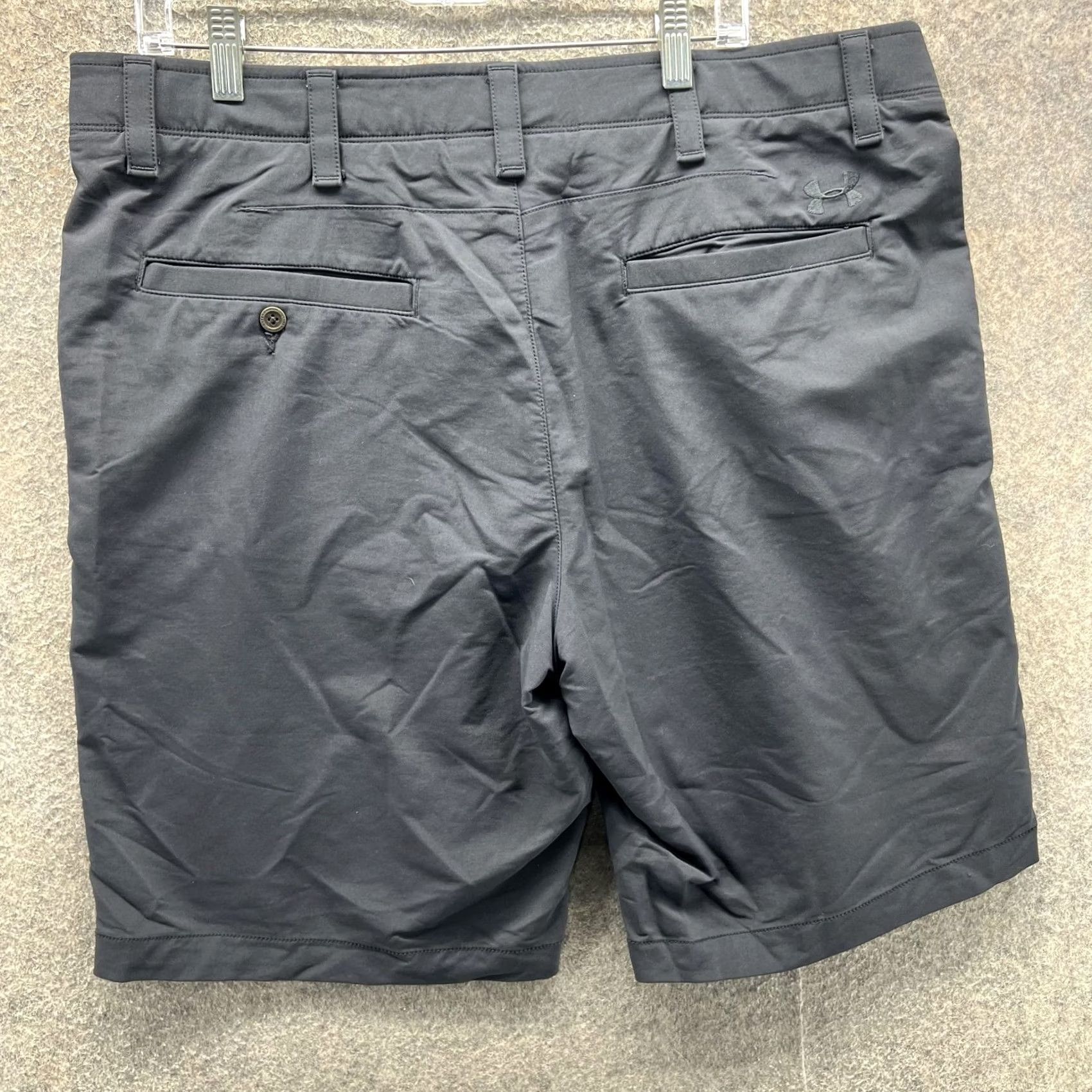 Under Armour Under Armour Shorts Mens 40 Black Golf Chino HeatGear Loose 10 Inseam Casual Size US 40 / EU 56 - 7 Thumbnail