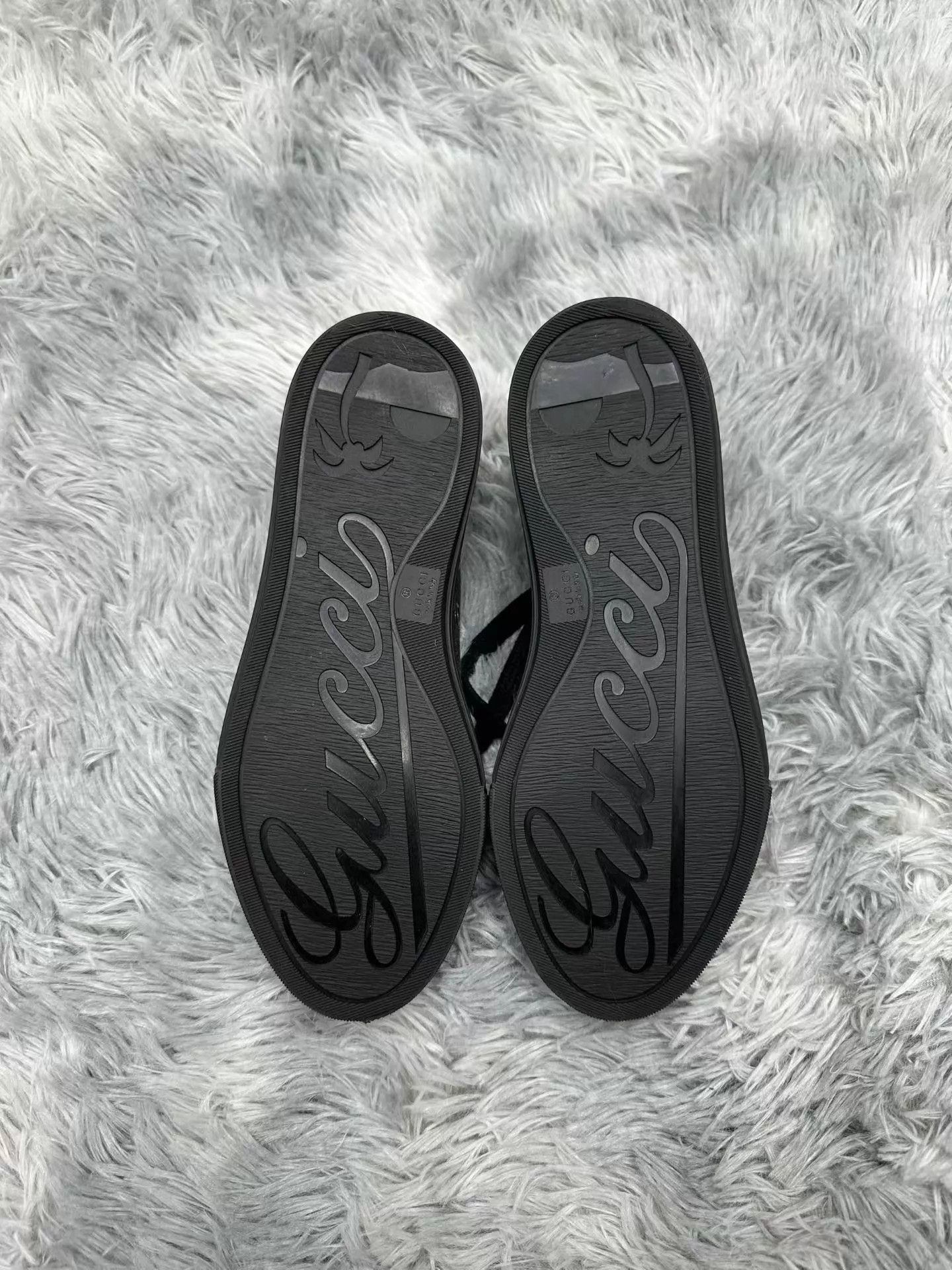 Gucci Gucci GG Supreme Allover Print Canvas Sneakers 34 worn once Size US 4 / IT 34 - 5 Thumbnail