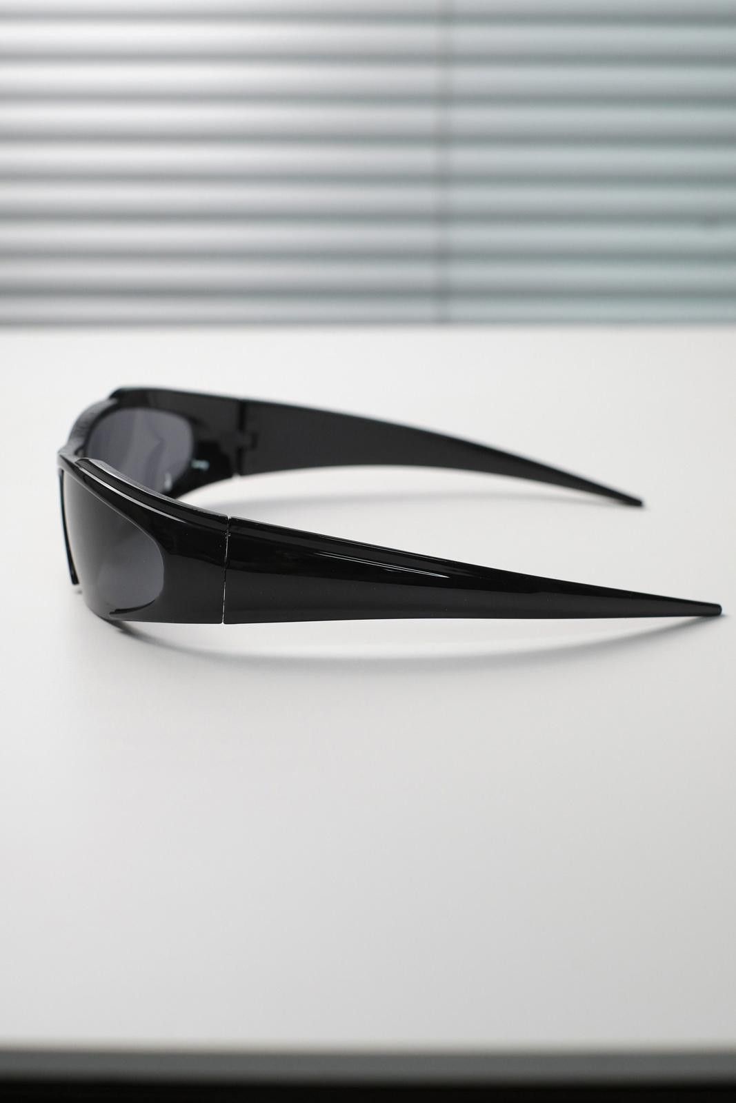 Other Rare Y2k Vtg Futuristic Cat Eye Black Sunglasses Unisex OS Size ONE SIZE - 8 Thumbnail