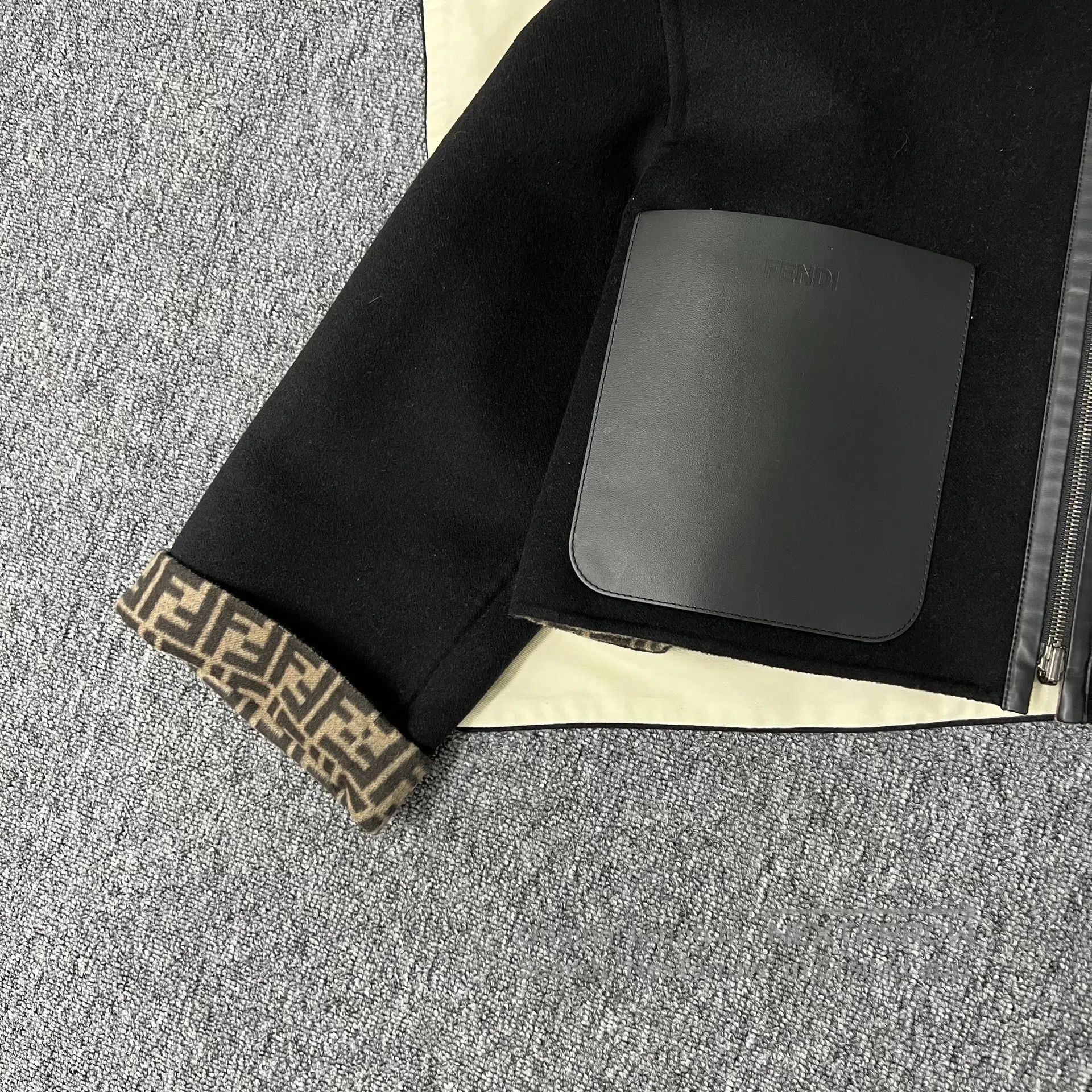 Fendi FENDI size 40 Cap-equipped little monster eyes; zipper ja Size US L / EU 52-54 / 3 - 5 Thumbnail
