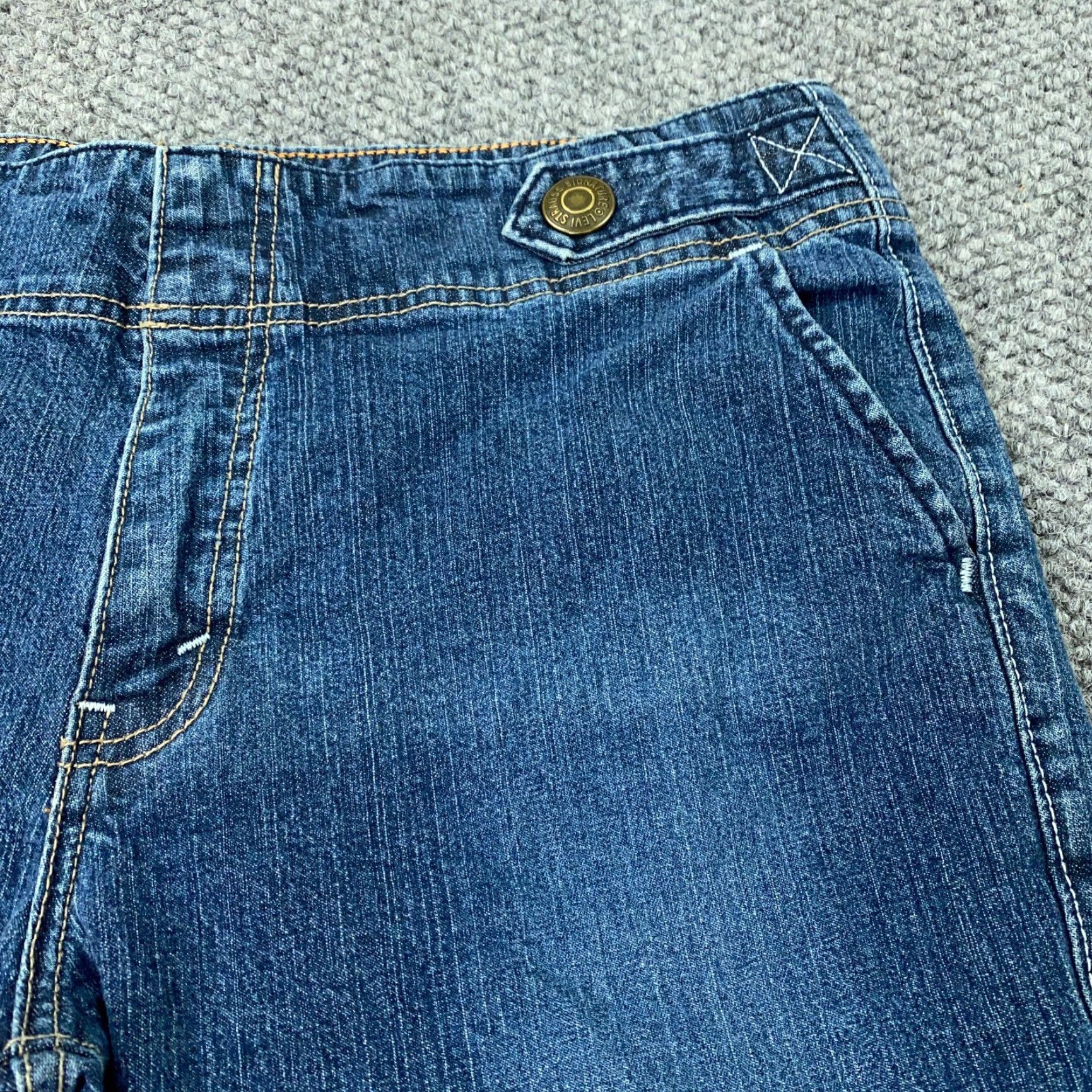 Levi's Levi Strauss Signature Cropped Jeans Womens Size 14 Blue Stretch Split Hem Size 36" / US 14 / IT 50 - 3 Thumbnail