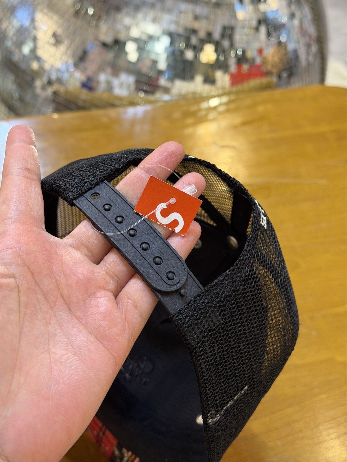 B.B. Simon × Supreme Supreme x B.B.Simon Studded Mesh Back 5-panels Size ONE SIZE - 7 Thumbnail