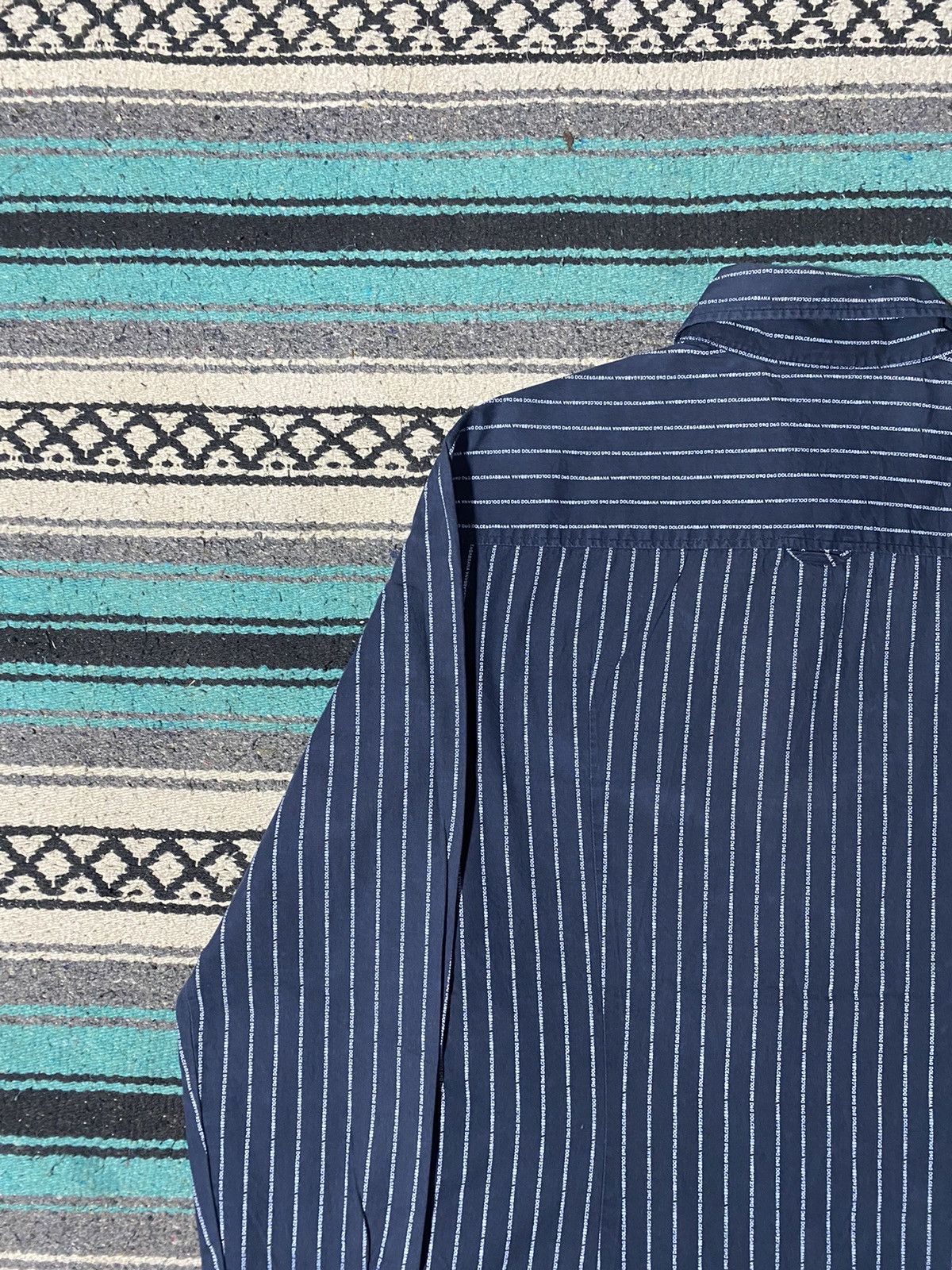 Dolce & Gabbana 2000s Dolce & Gabbana - Monogram Stripped Text Shirt Size US L / EU 52-54 / 3 - 13 Thumbnail