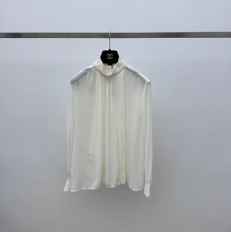 Louis Vuitton Louis Vuitton Women's Cream Silk Shirt 0089 Size M / US 6-8 / IT 42-44 - 1 Thumbnail