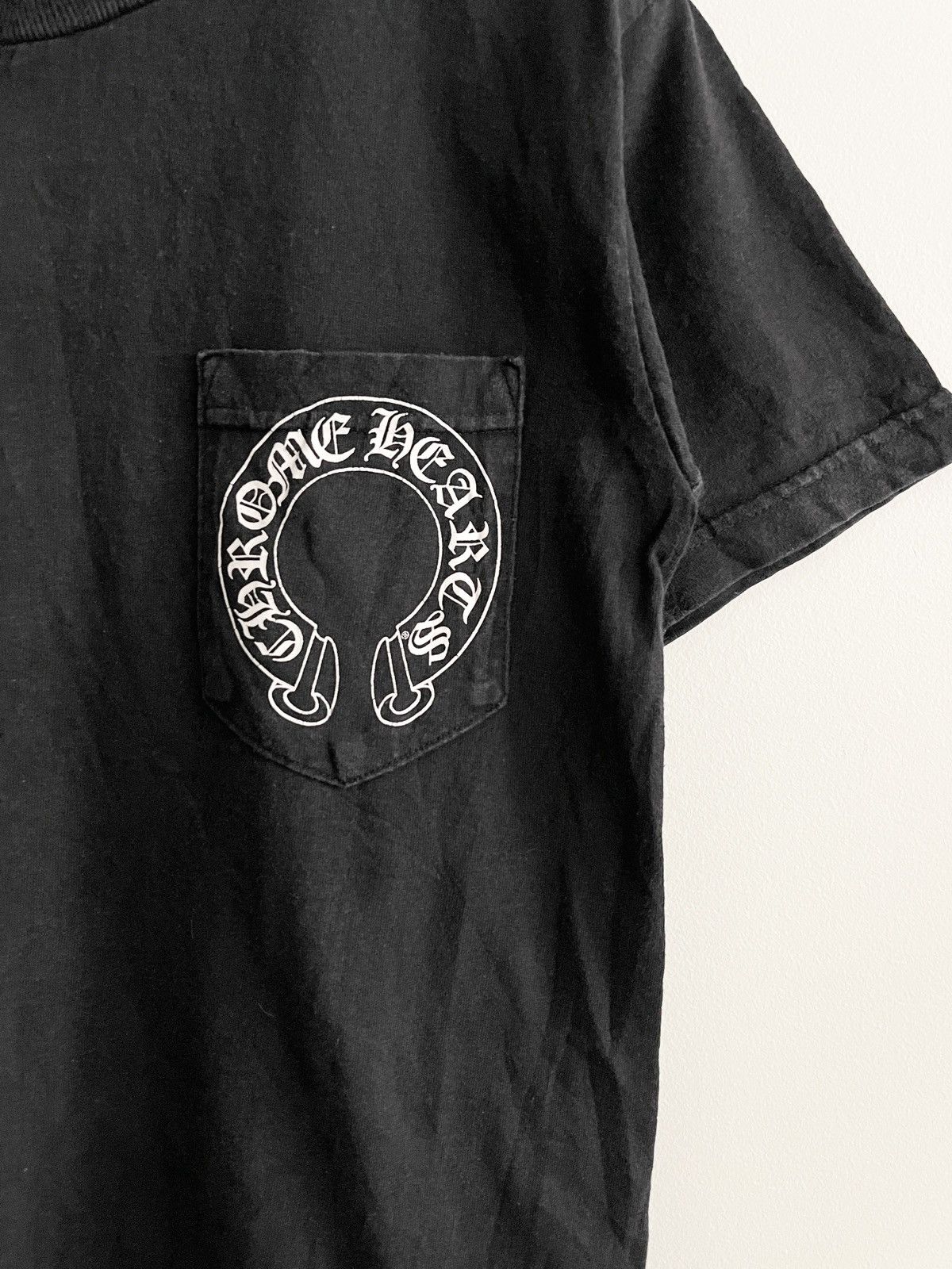 Chrome Hearts STEAL! 2000s Chrome Hearts Vertical Crosses Logo Pocket Tee Size US S / EU 44-46 / 1 - 4 Thumbnail